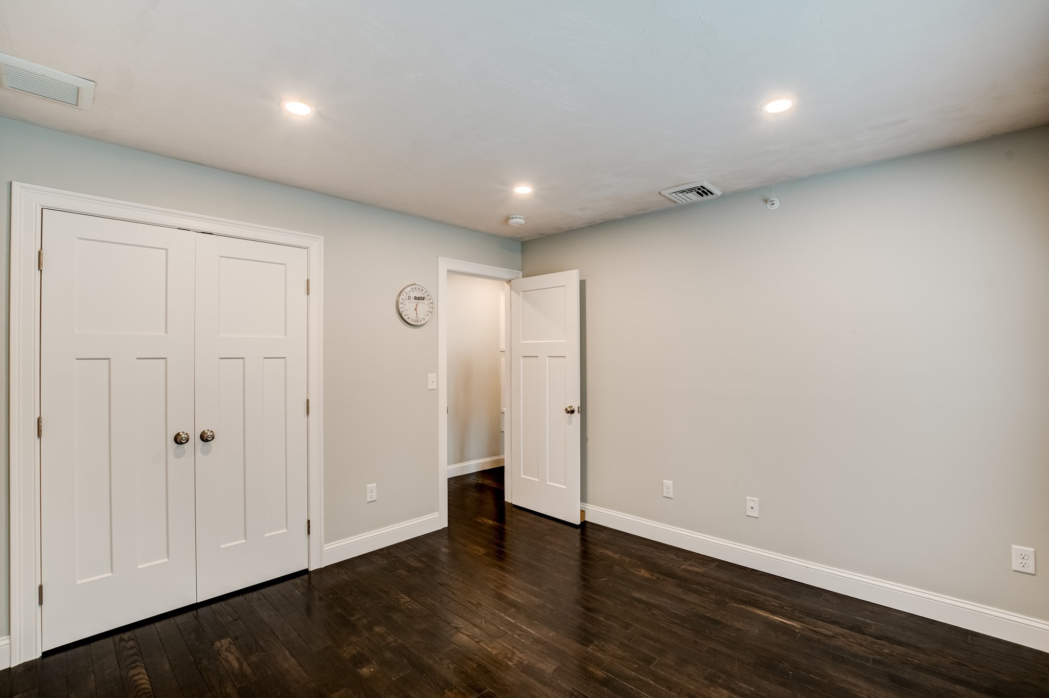 658 Massachusetts Ave # 3 Property Photo 24