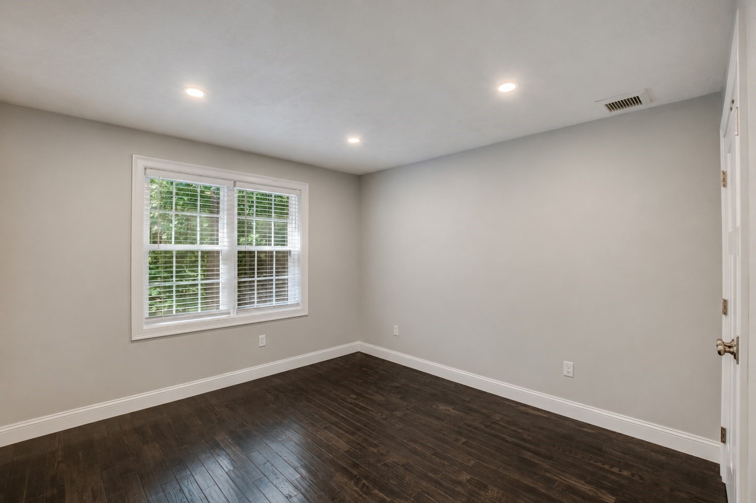 658 Massachusetts Ave # 3 Property Photo 25