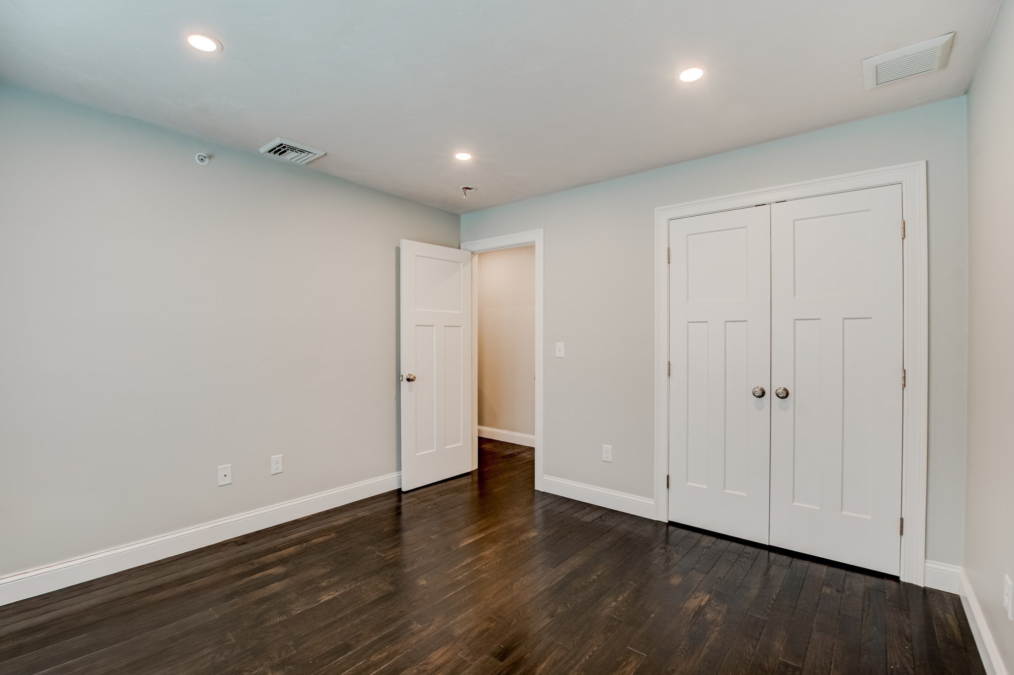658 Massachusetts Ave # 3 Property Photo 28