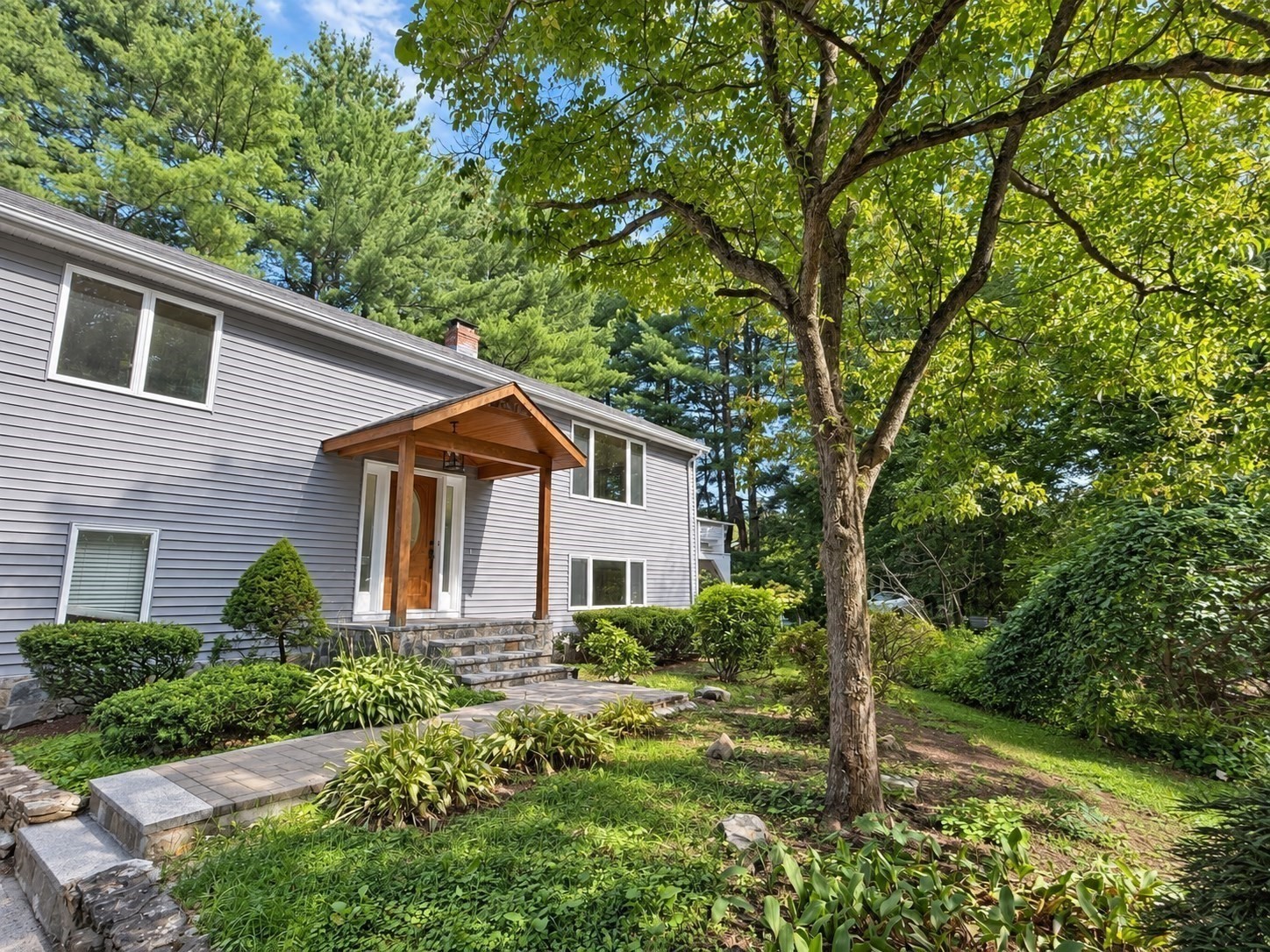39 Ingleside Property Photo 2