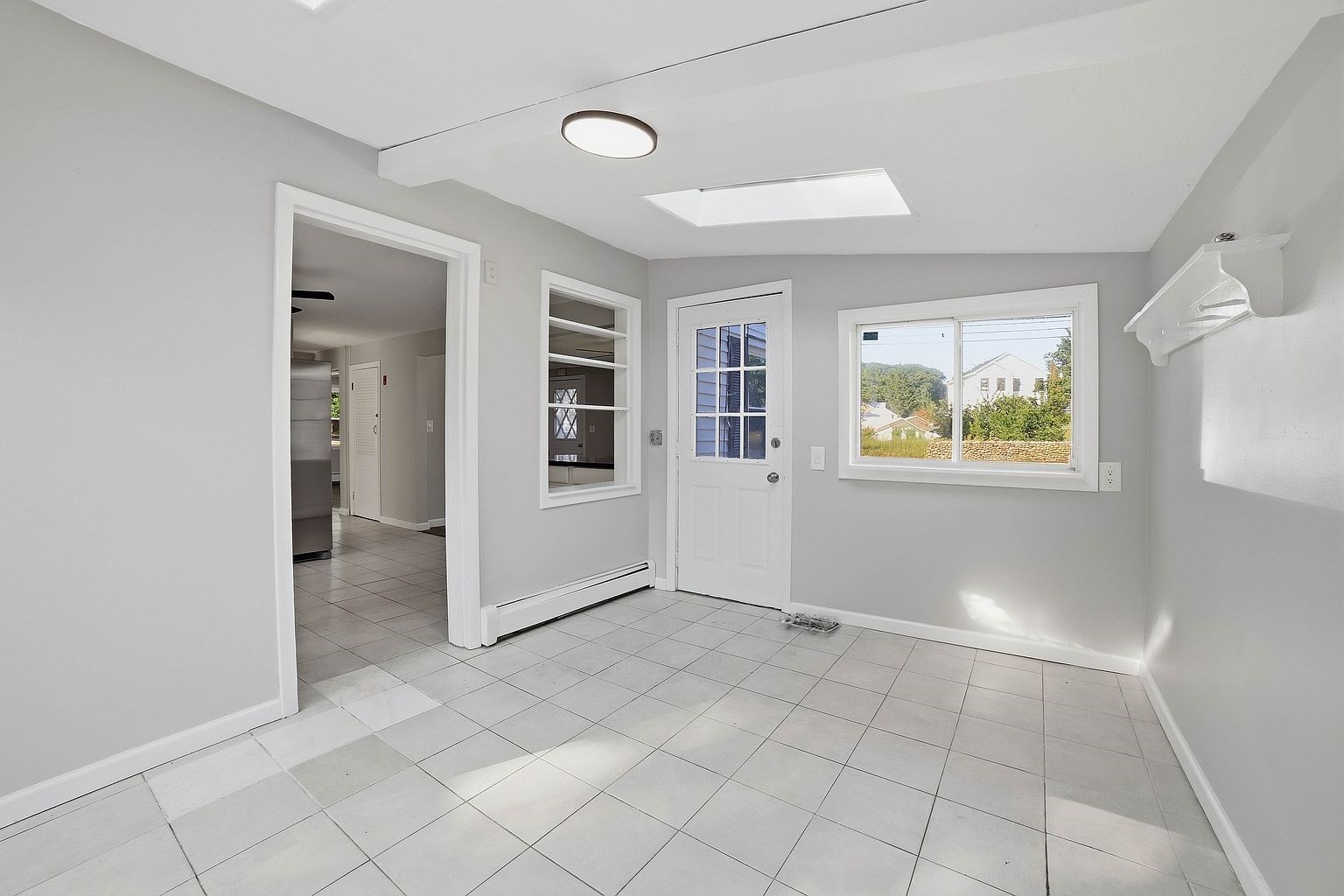 200 North Quinsigamond St Property Photo 2