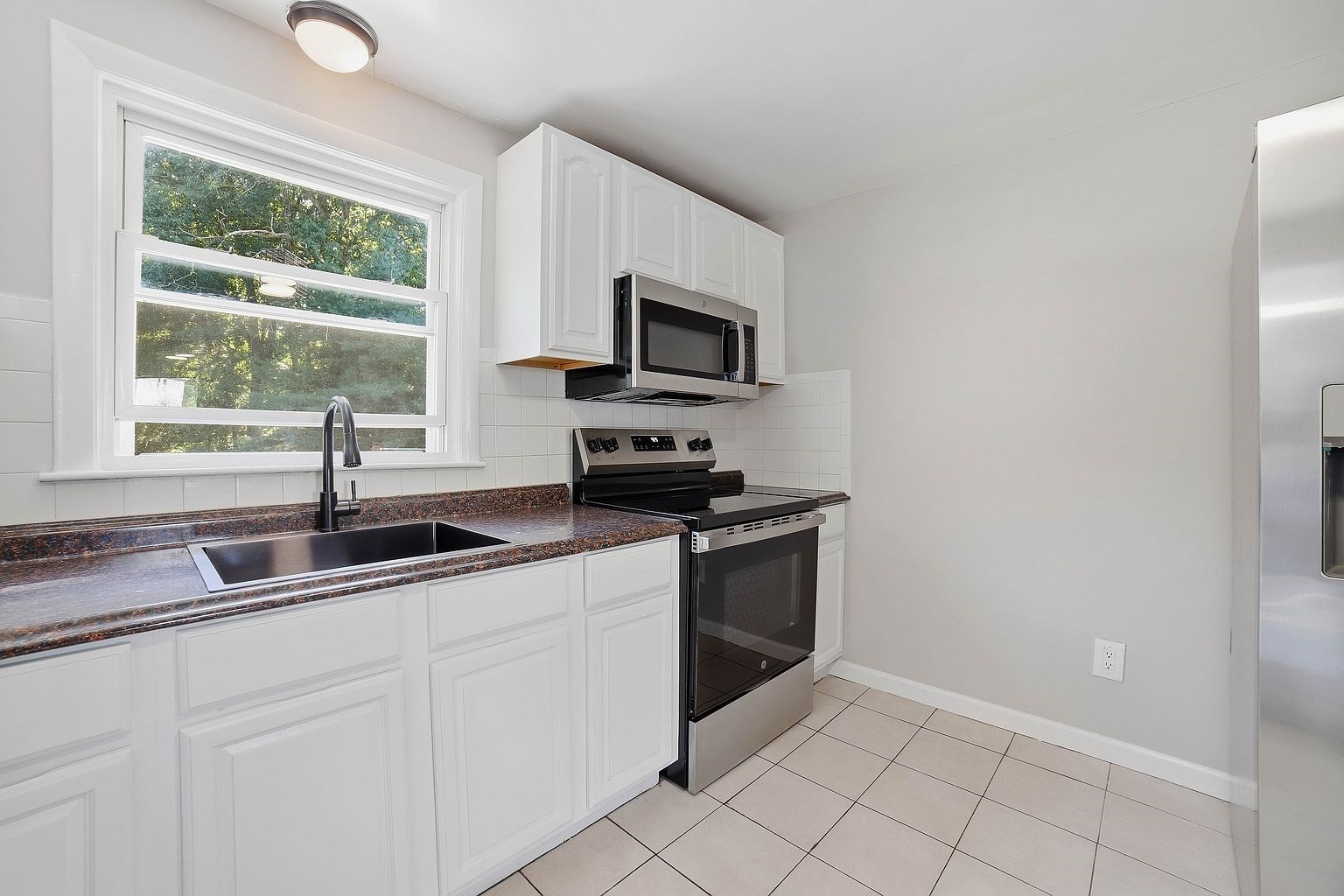 200 North Quinsigamond St Property Photo 5