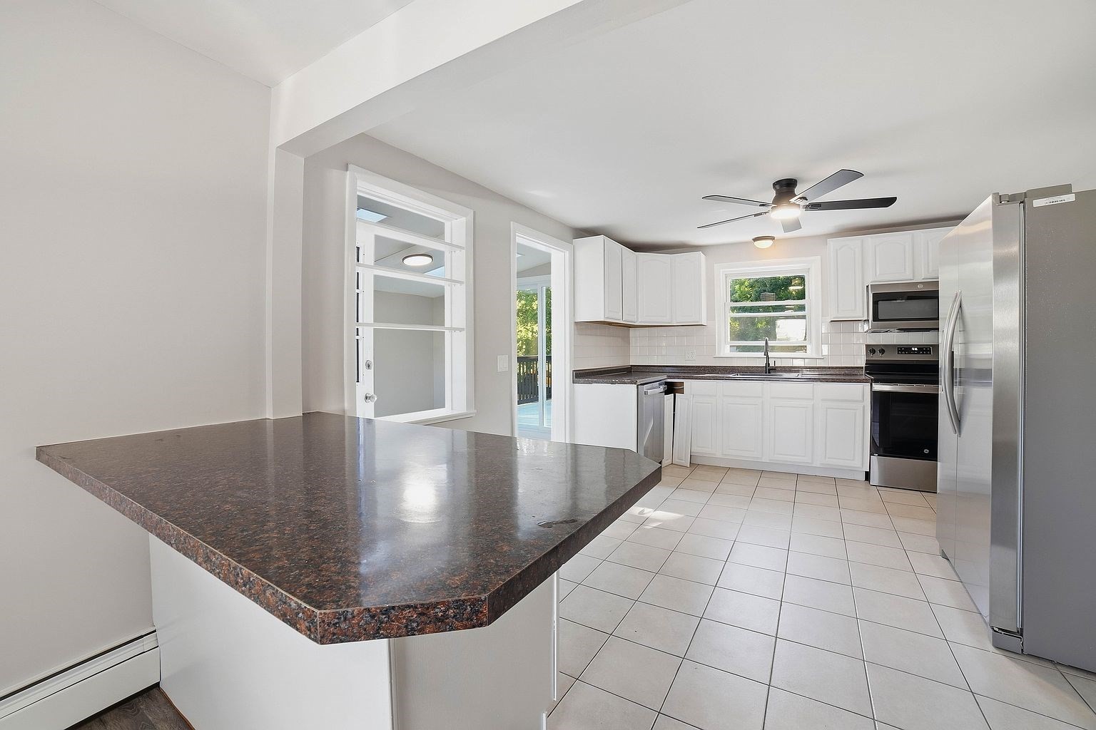 200 North Quinsigamond St Property Photo 6