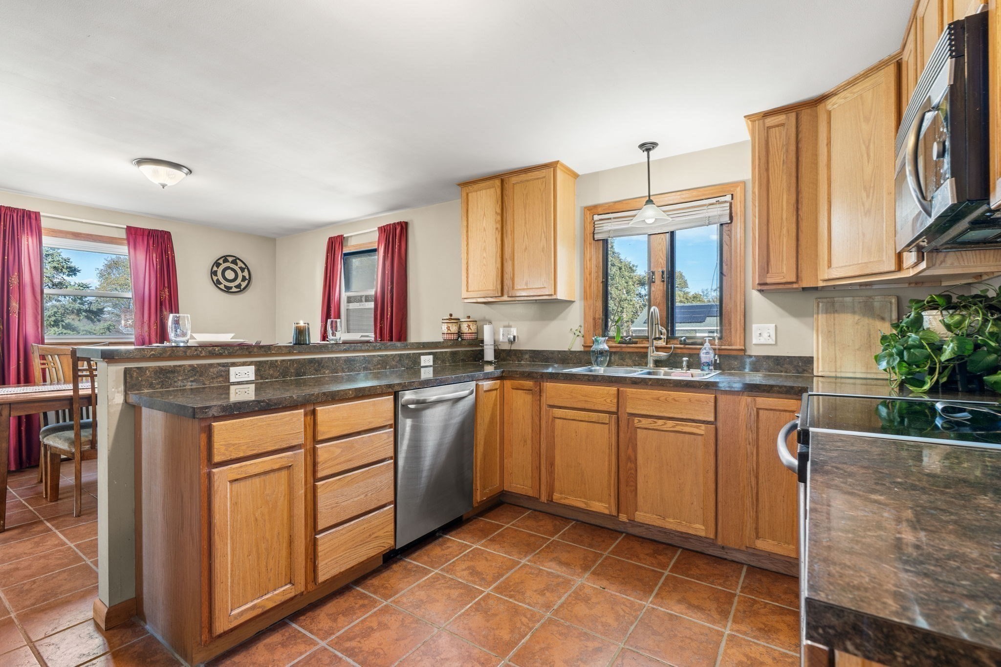 25 Belli Ave Property Photo 3