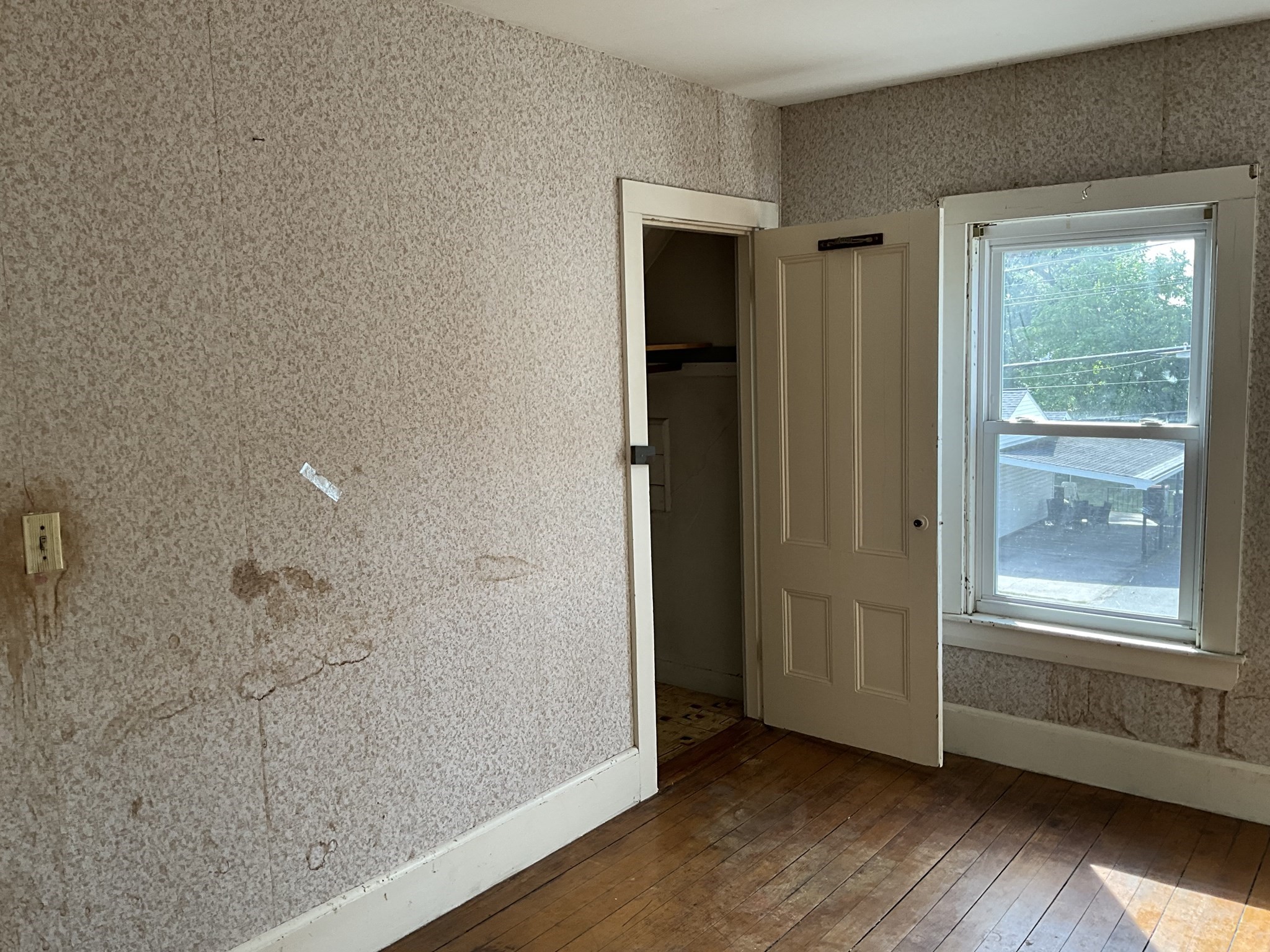 88 Kingman Property Photo 15