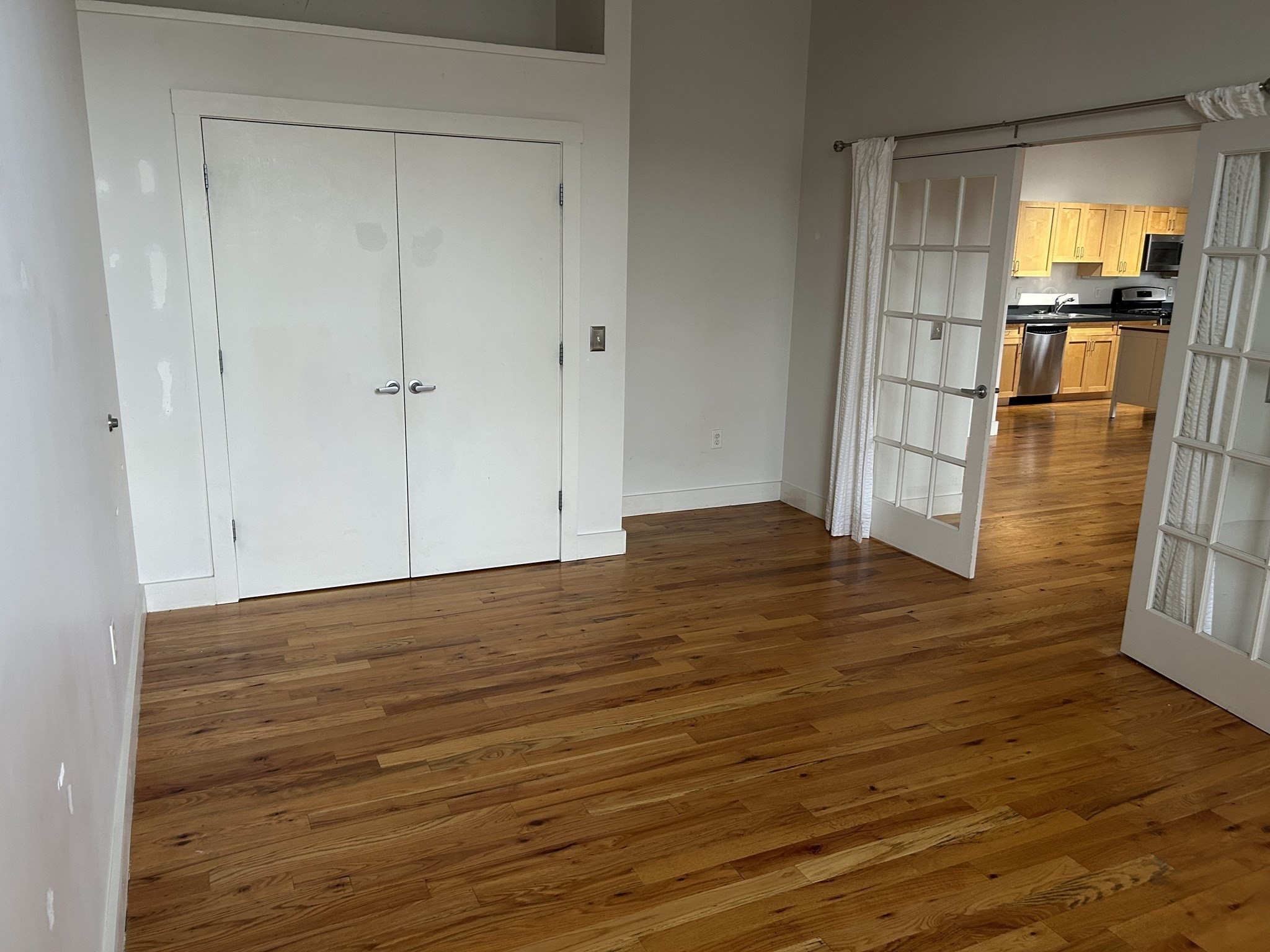 589 Essex St # 202 Property Photo 3