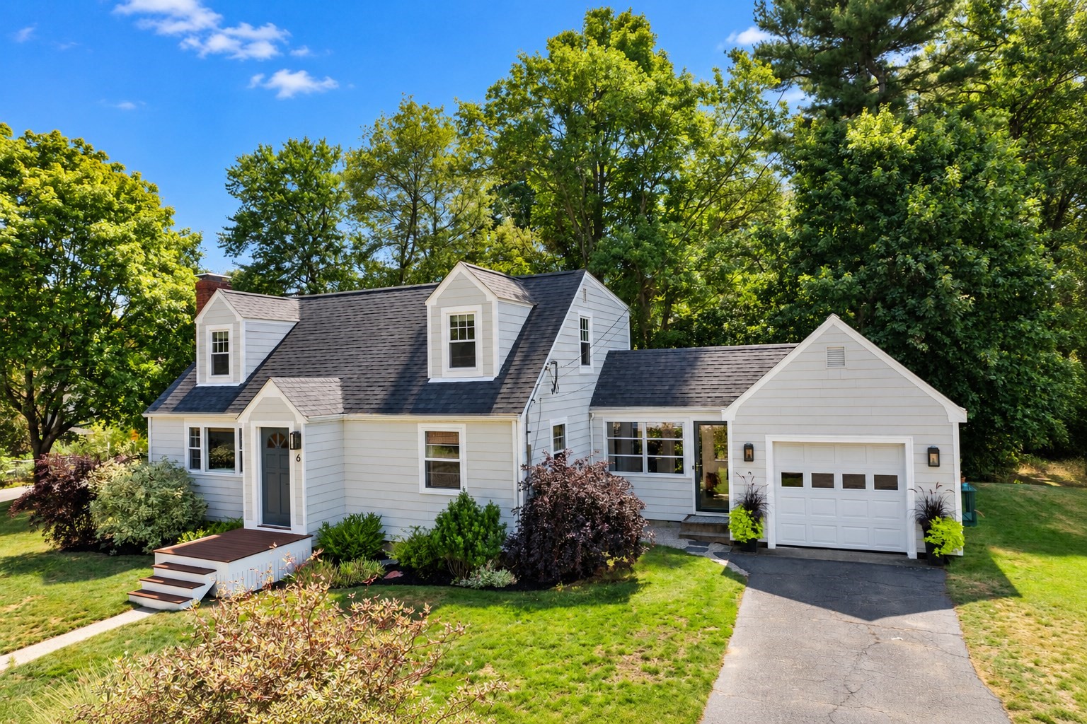 6 Park Ave. Property Photo 1
