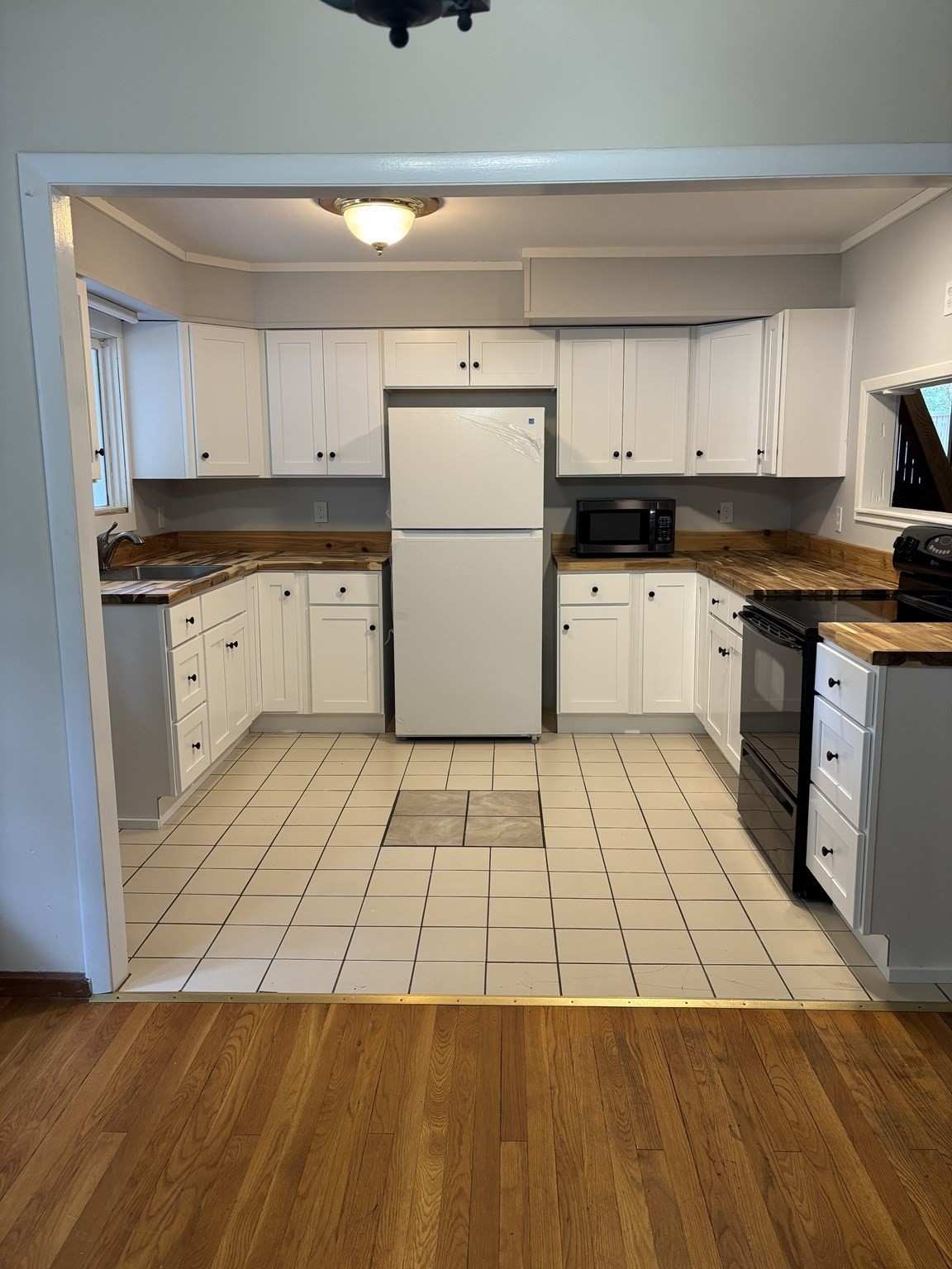 191 Samoset St Property Photo 2