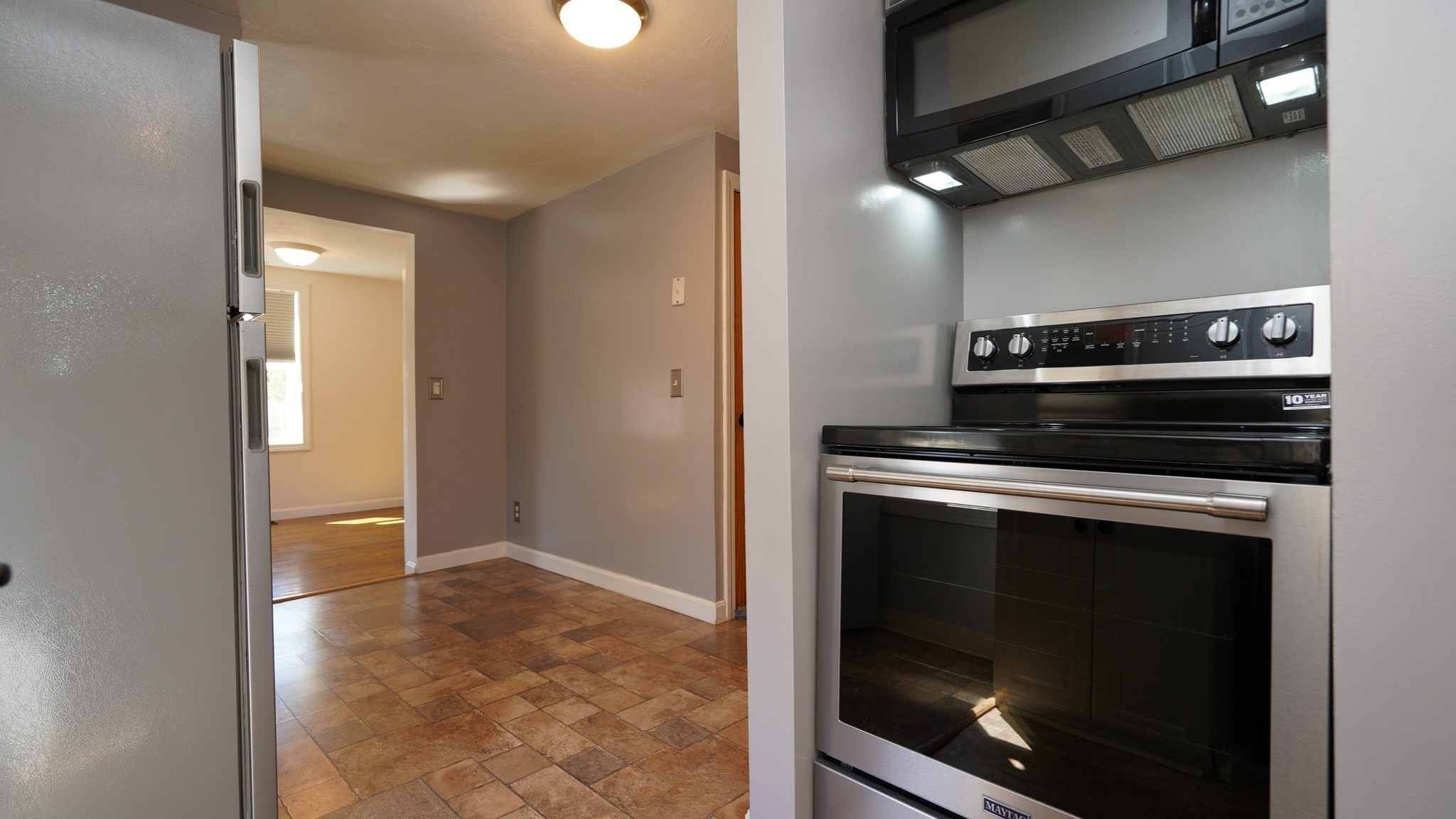 4 Phillips St Property Photo 8