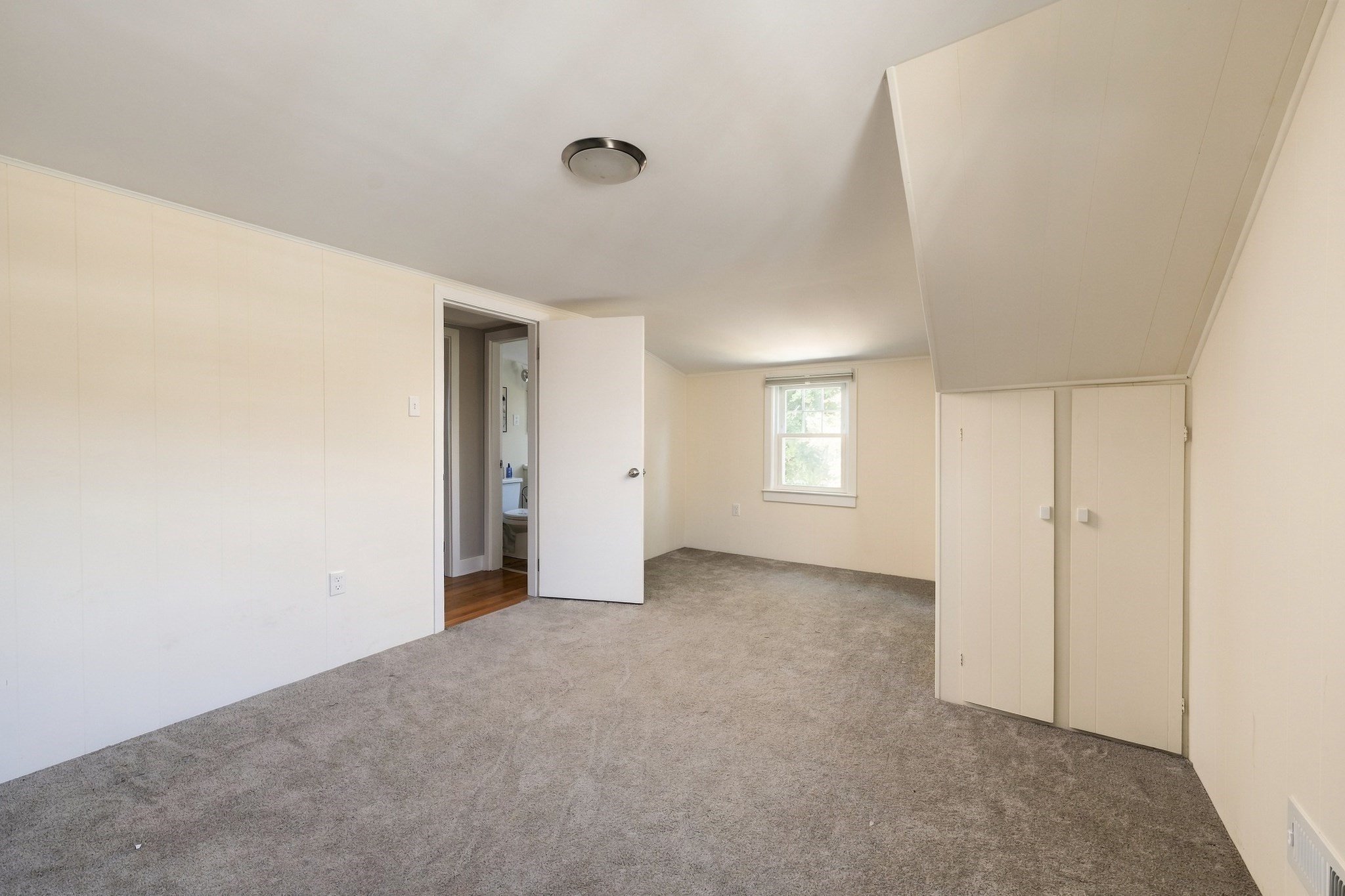 14 Macomber Ave Property Photo 25