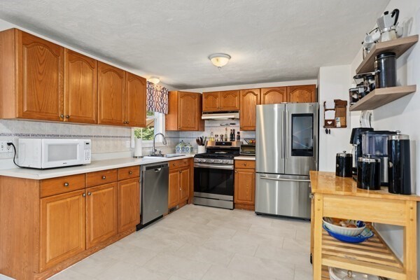 5 William Rd Property Photo 14