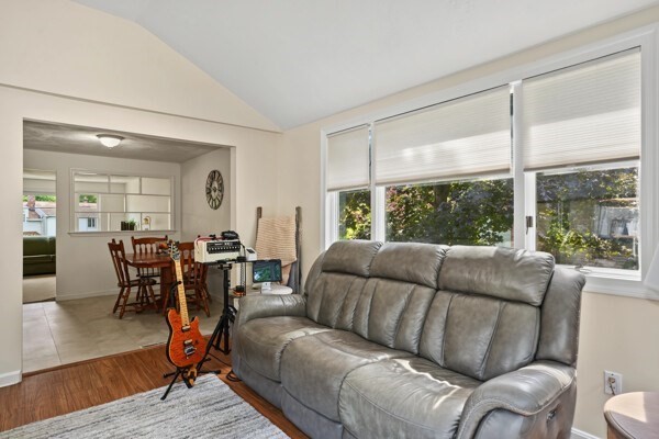 5 William Rd Property Photo 21