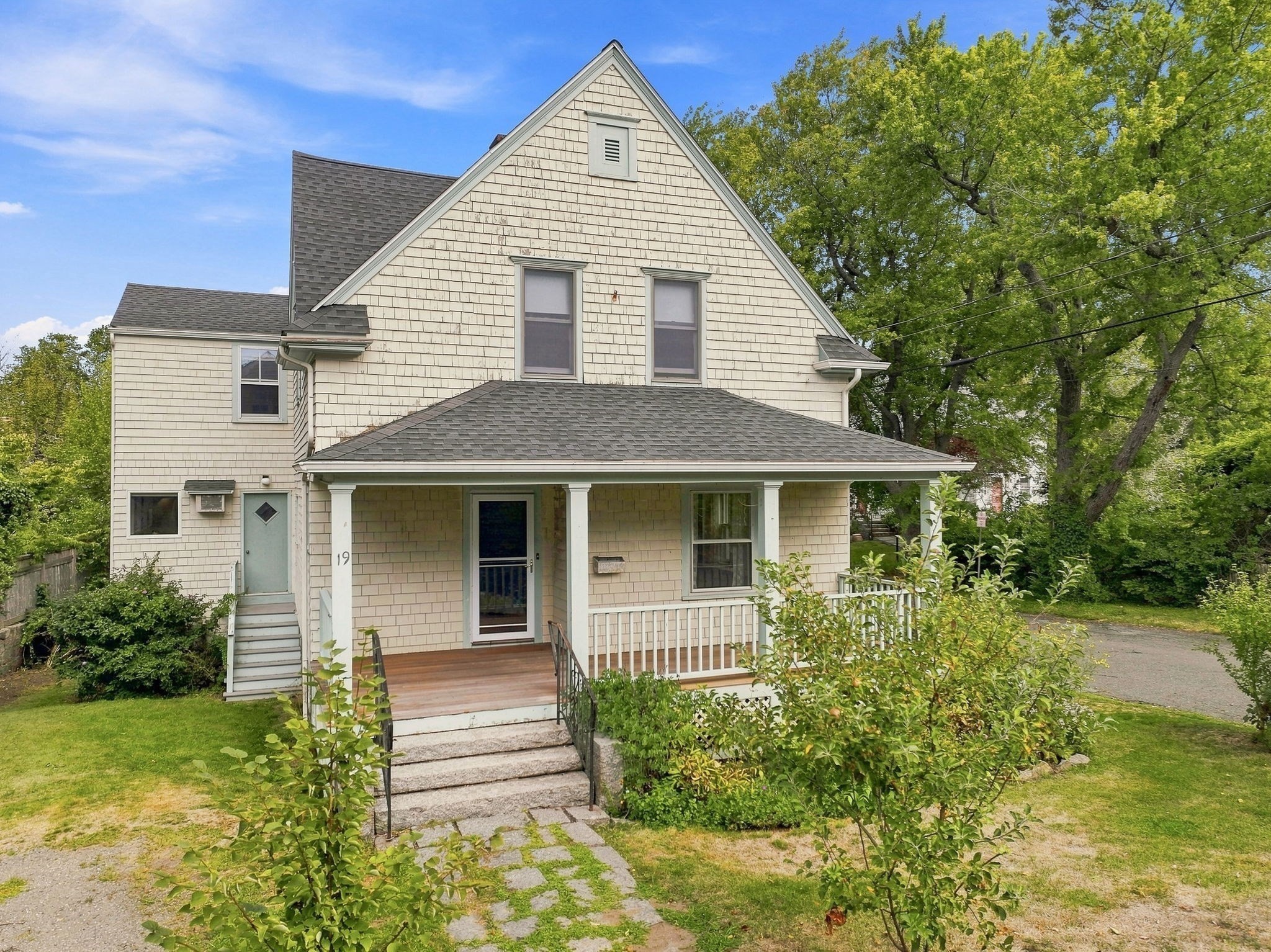 19 Norwood Ave Property Photo 3