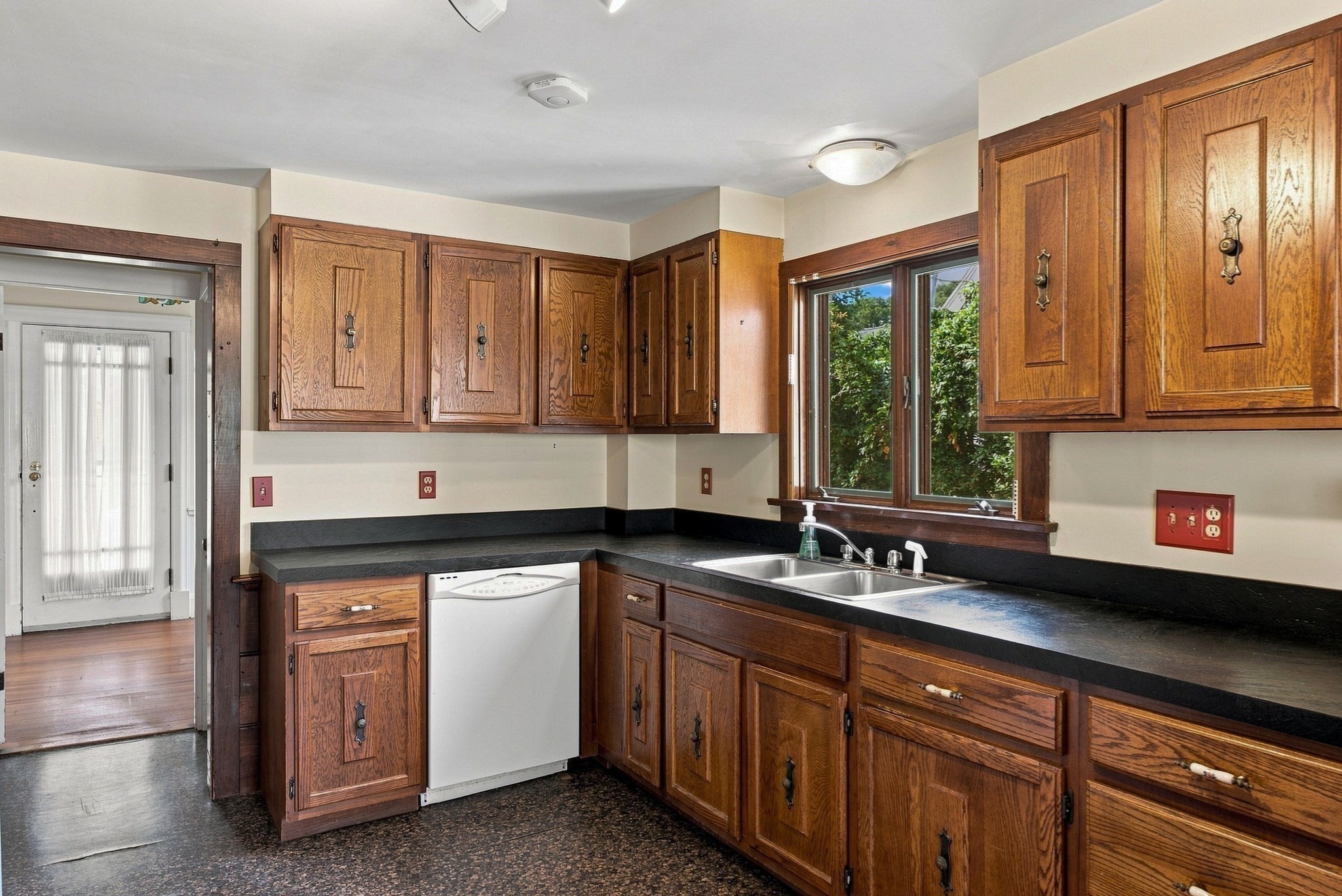 19 Norwood Ave Property Photo 14