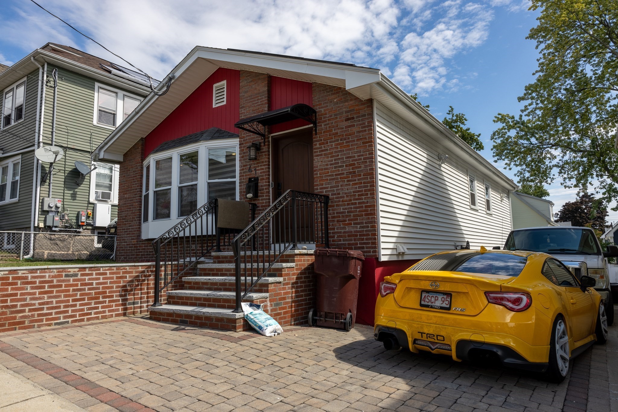 41 Dedham St Property Photo 1