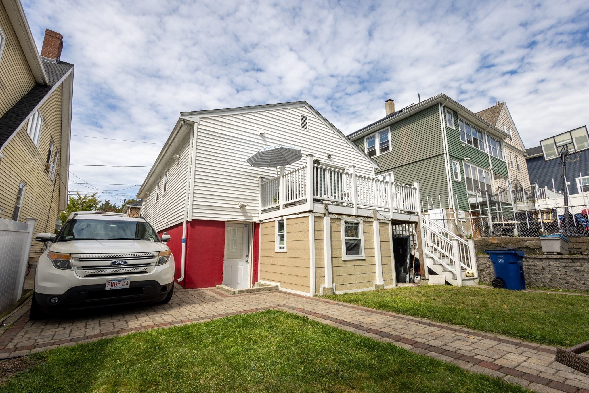 41 Dedham St Property Photo 2