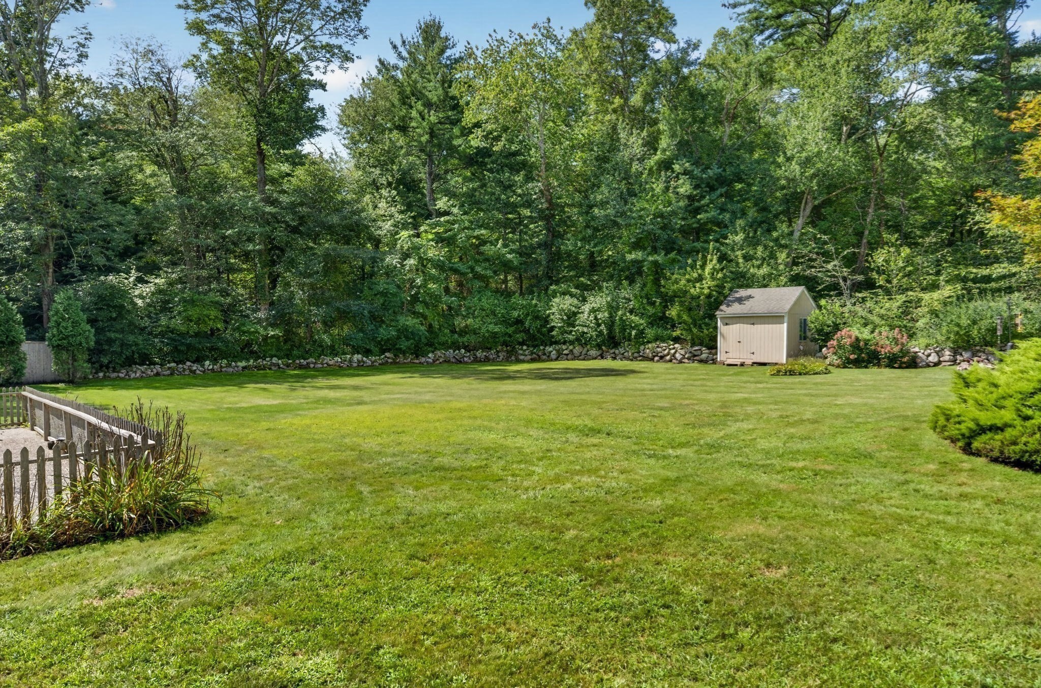 375 Old County Rd Property Photo 30
