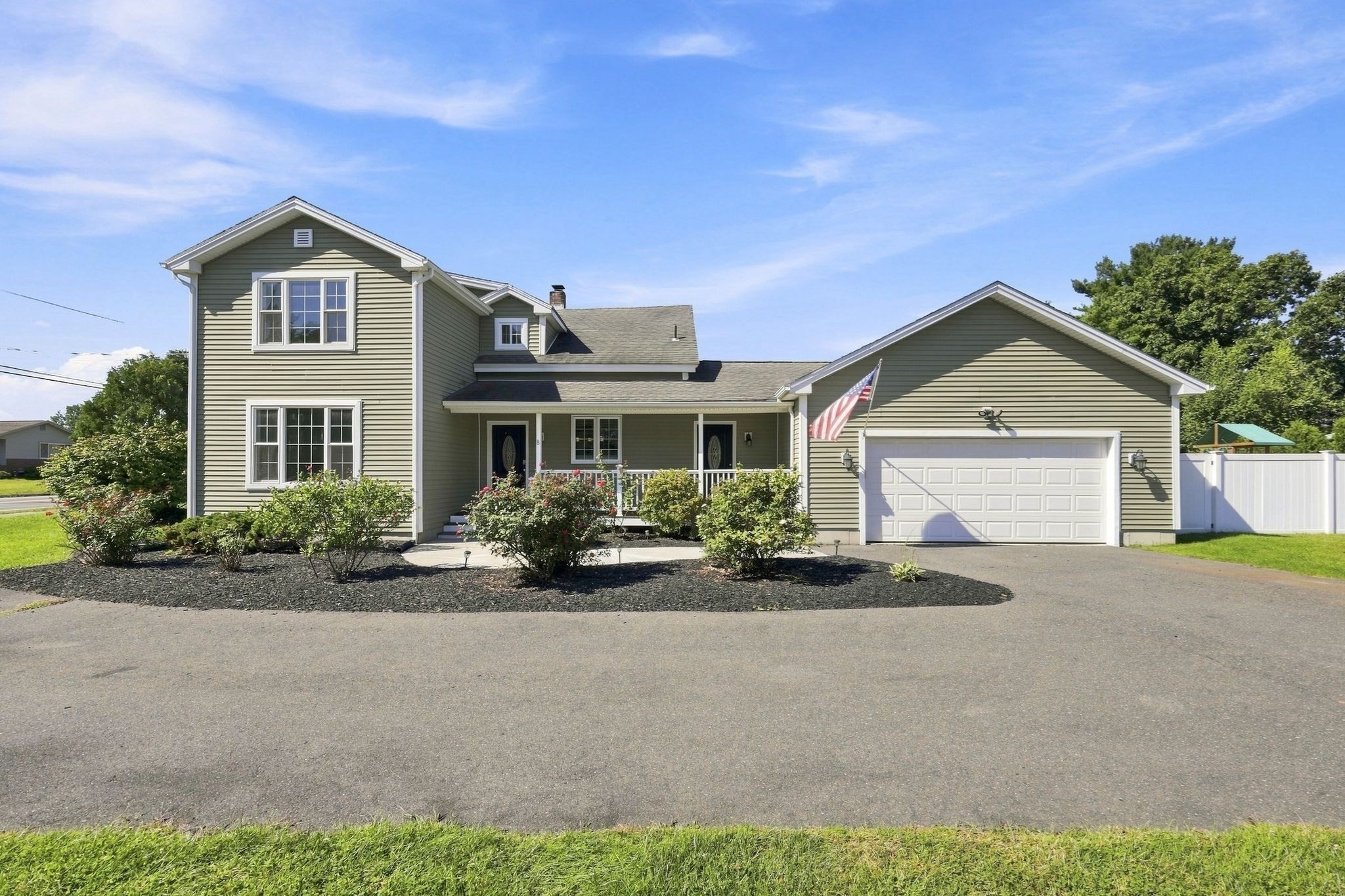 8 Caddyshack Dr Property Photo 1