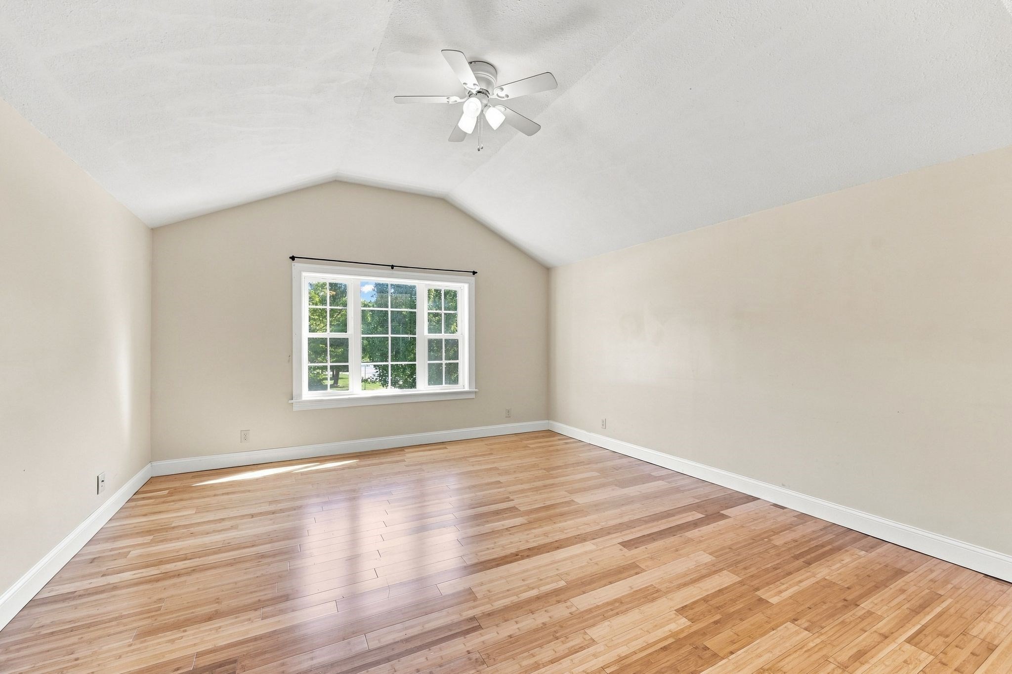 8 Caddyshack Dr Property Photo 27
