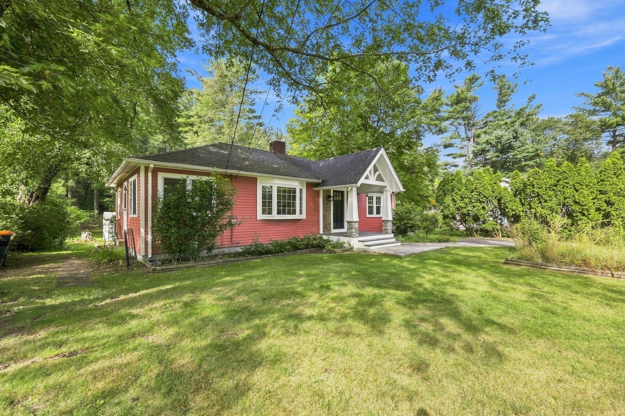 20 Sunset Ave Property Photo 3
