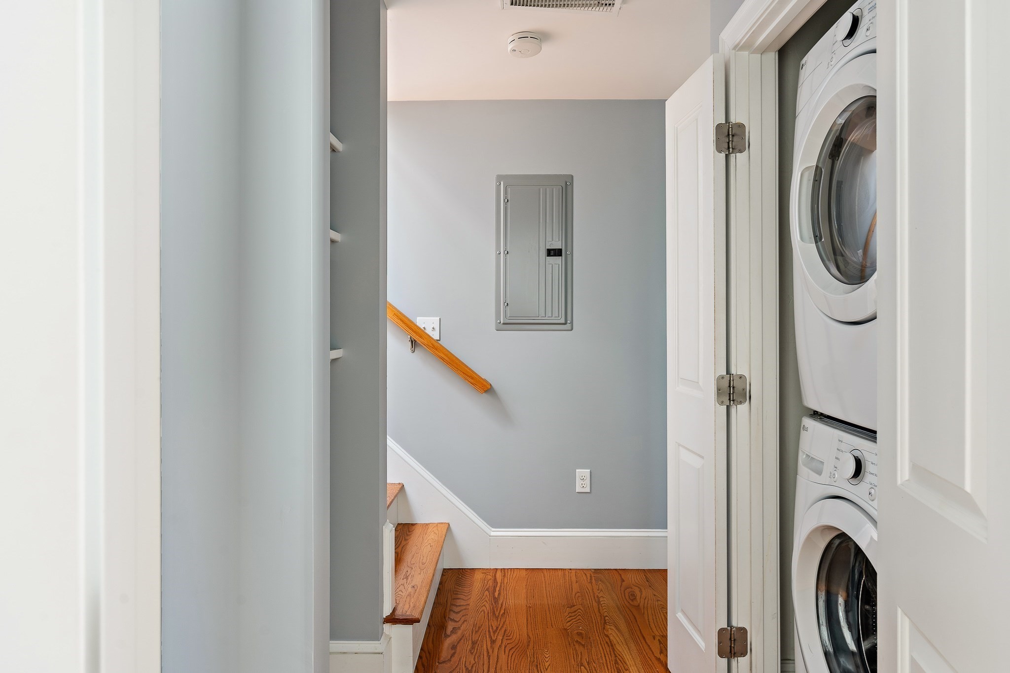 413 E 7th St # 2 Property Photo 16