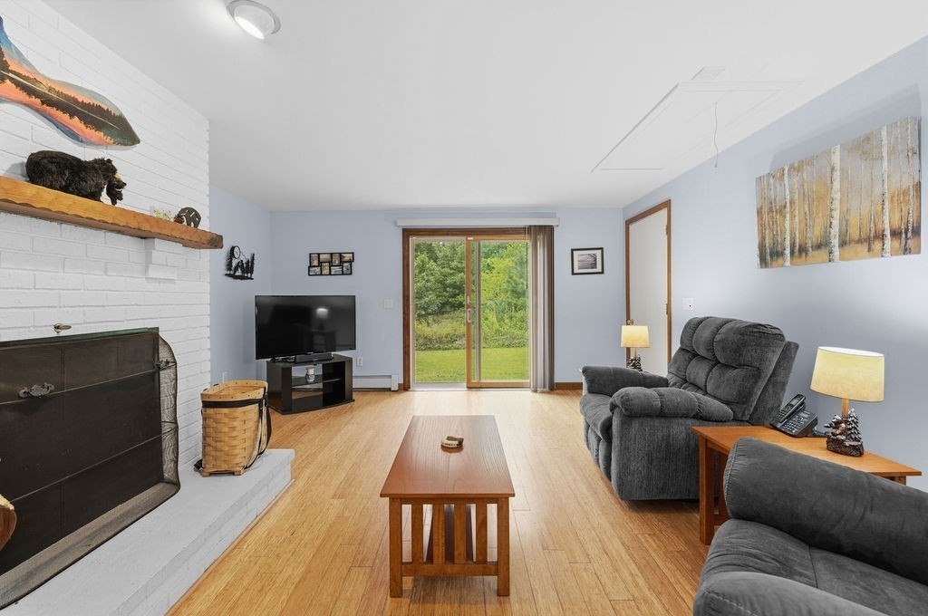 33 Woodland Rd Property Photo 4