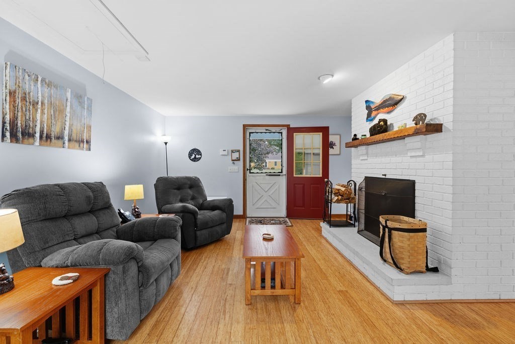 33 Woodland Rd Property Photo 18