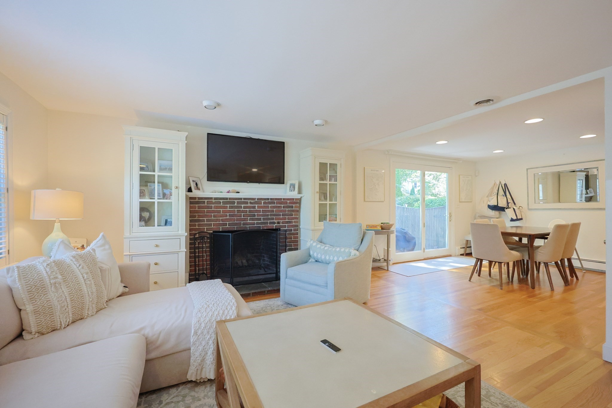 26 Pleasant St # B Property Photo 2