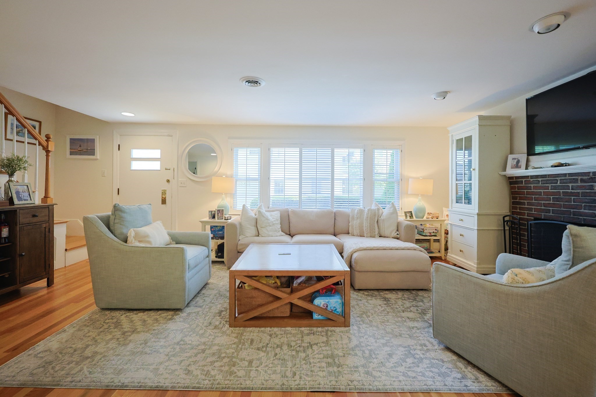 26 Pleasant St # B Property Photo 3