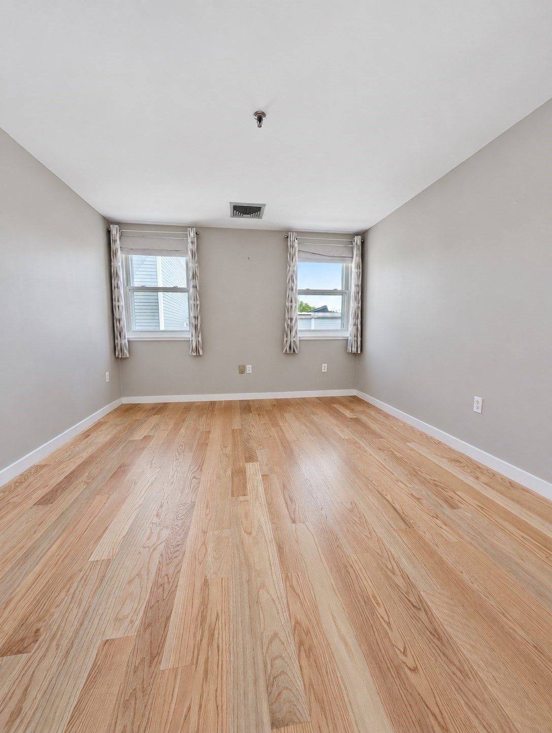 124 Tudor Street # C Property Photo 13