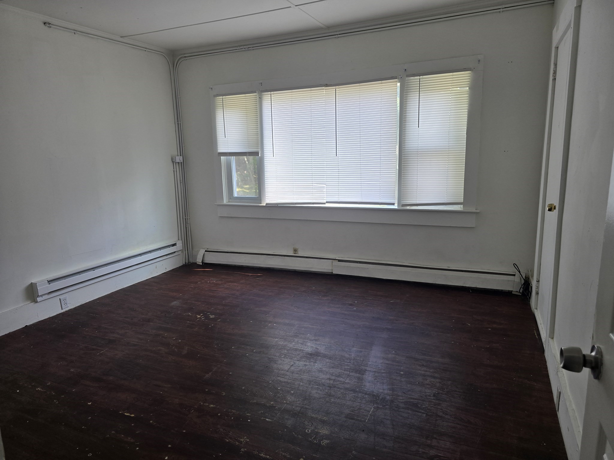 166 W Main St # 4 Property Photo 3