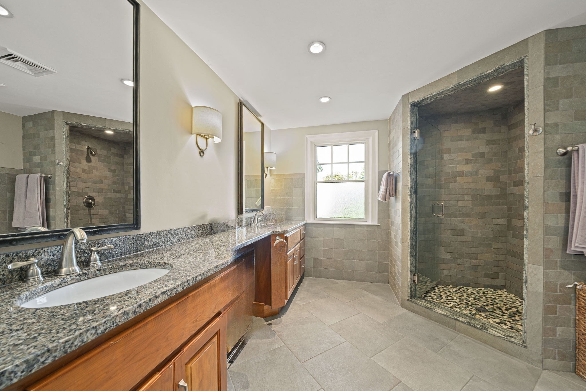 21 Elmwood Rd Property Photo 15