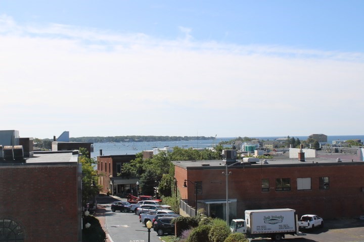 96 Middle St # 3 Property Photo 1