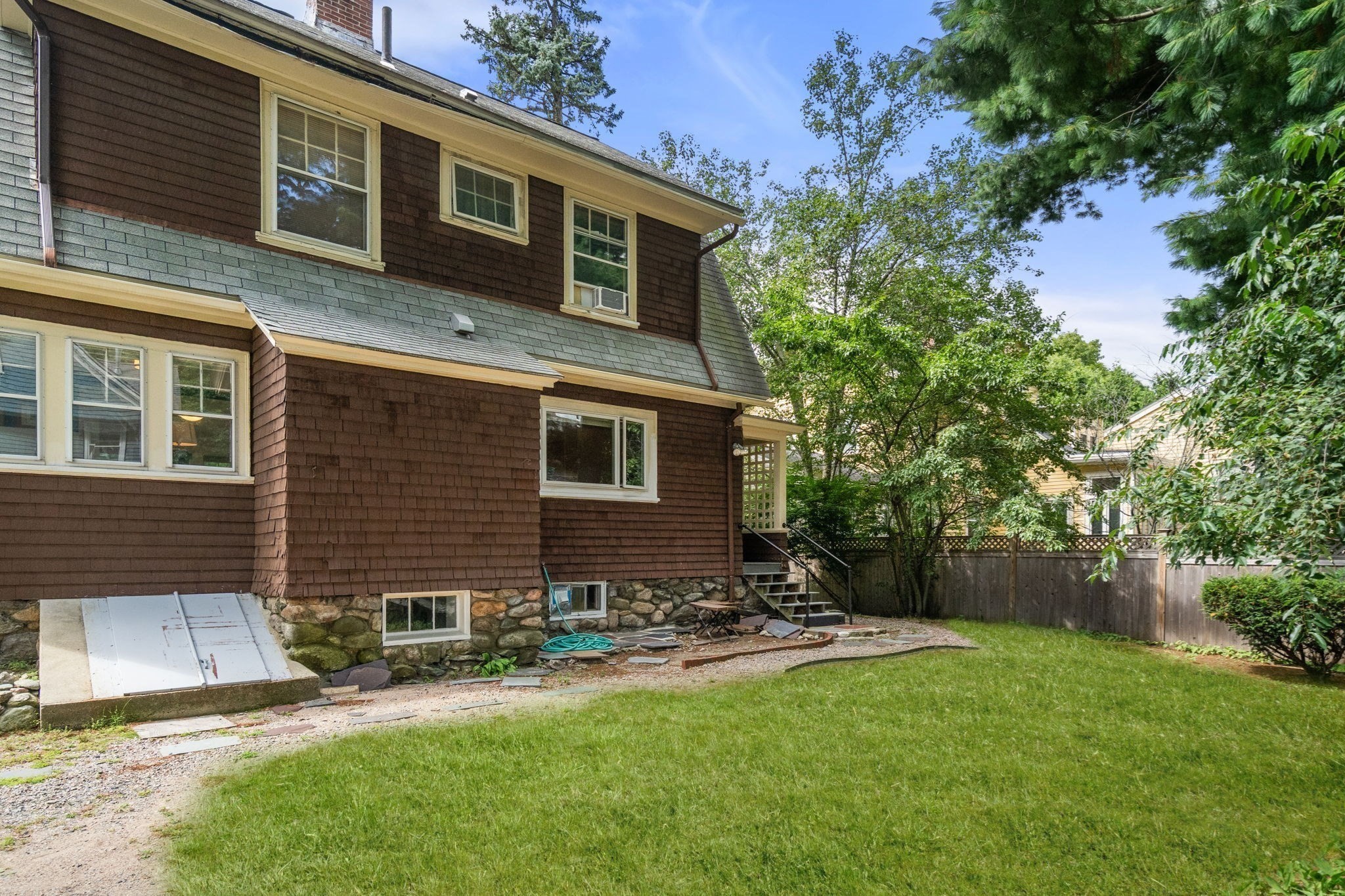 18 Loring Street Property Photo 21