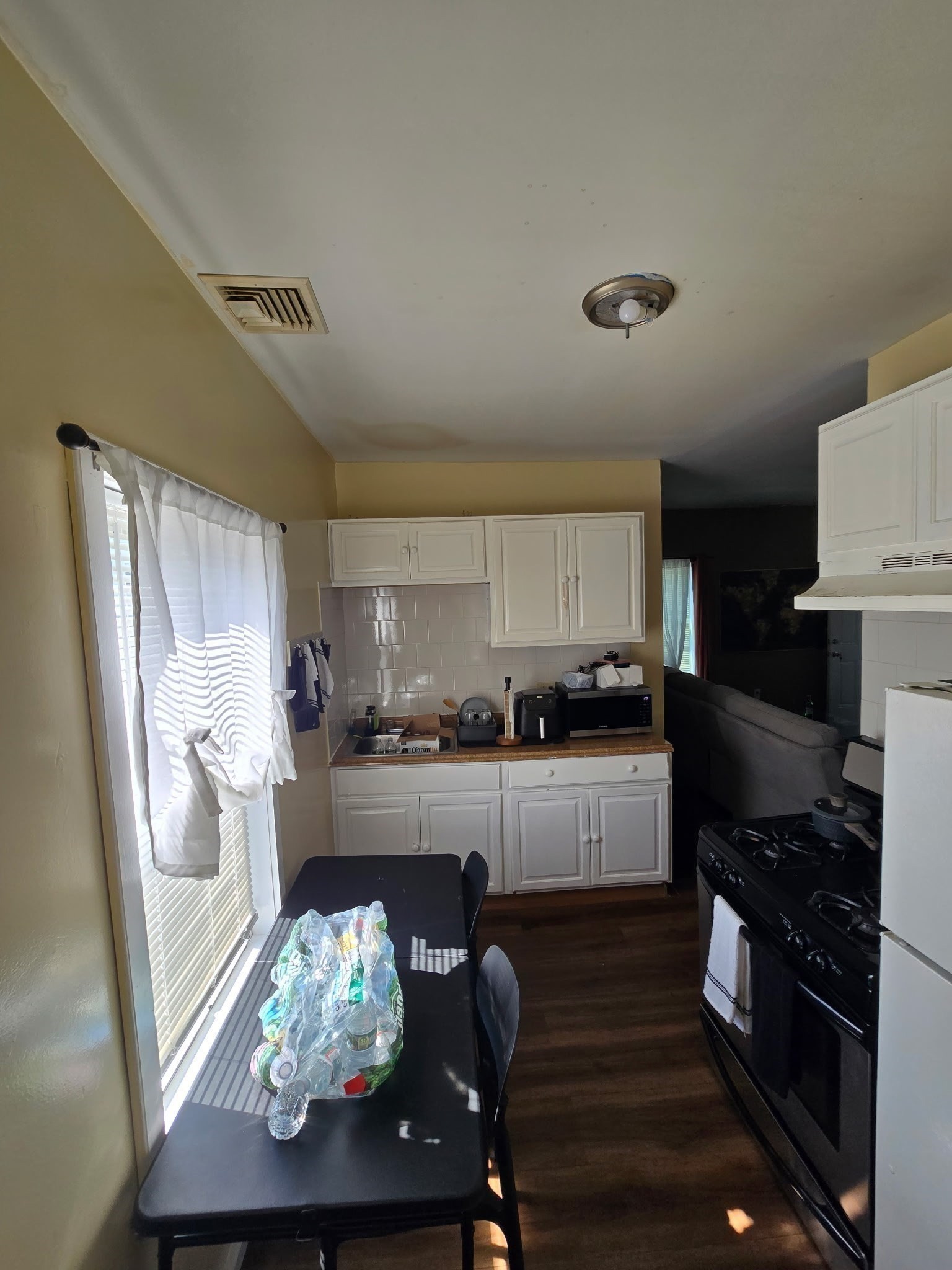 263-265 Rodman St Property Photo 8