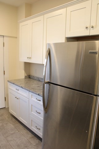 96 Middle St # 2 Property Photo 2