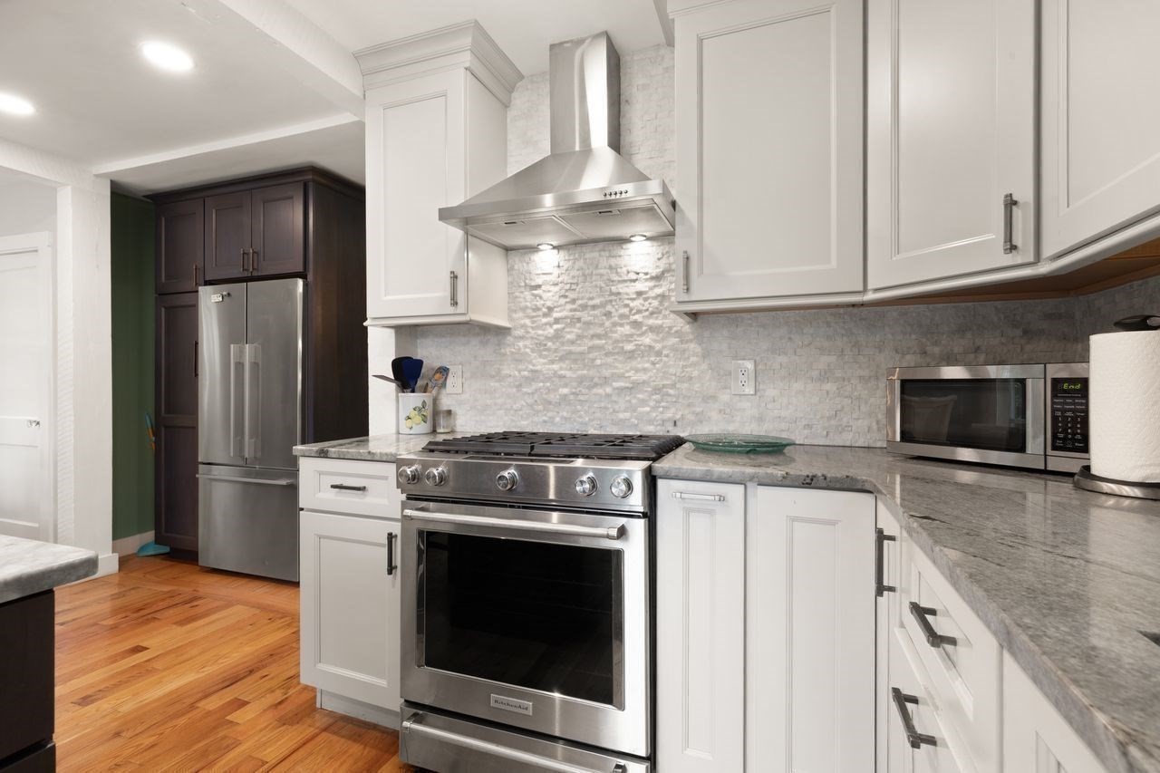 168 Ames St Property Photo 13