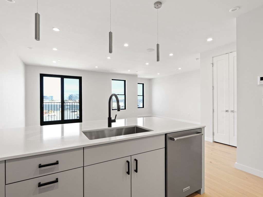 340 West 2nd Street # 17 Property Photo 11
