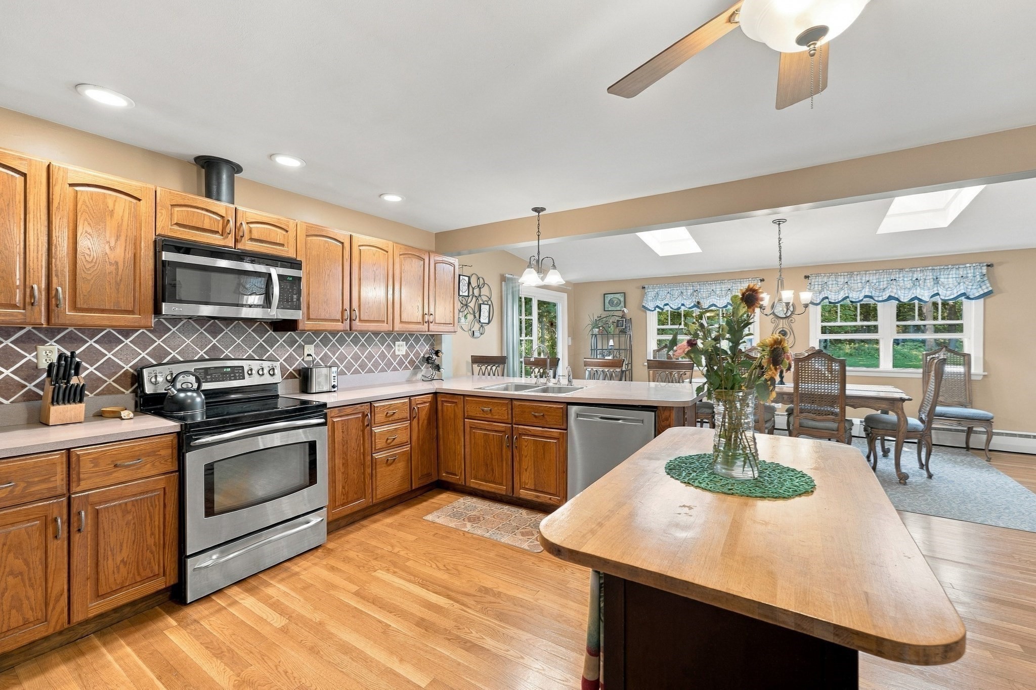 12 Trim Street Property Photo 8
