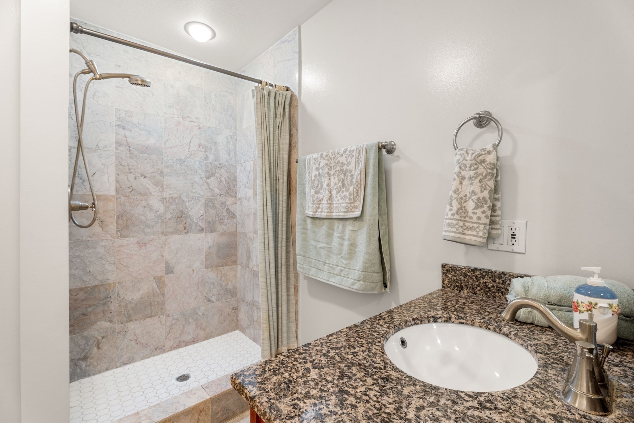 110 Bridge Street Property Photo 25