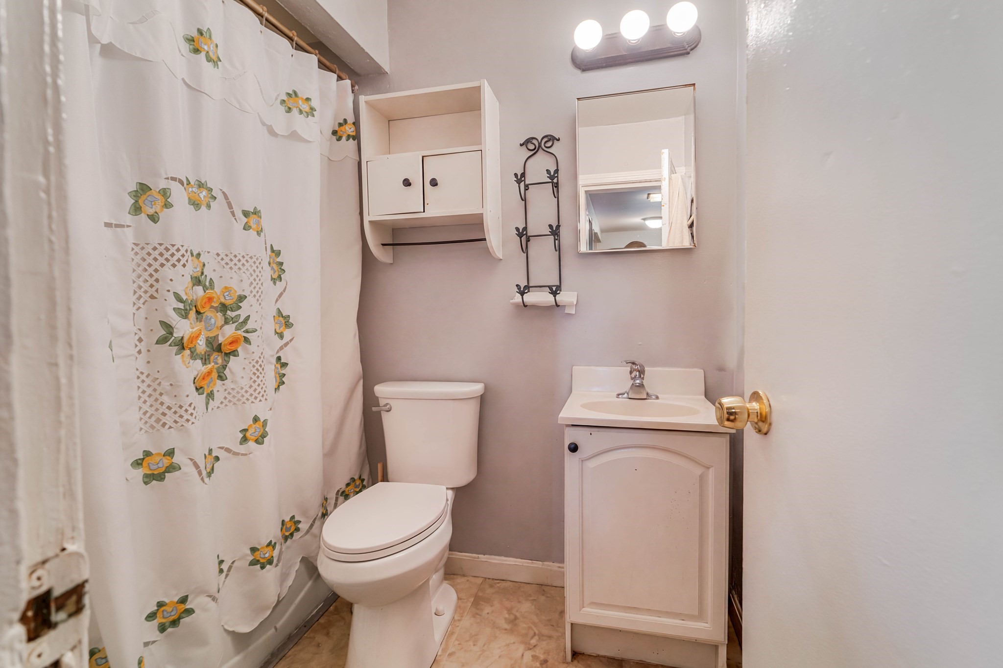 104 Lawrence Property Photo 4