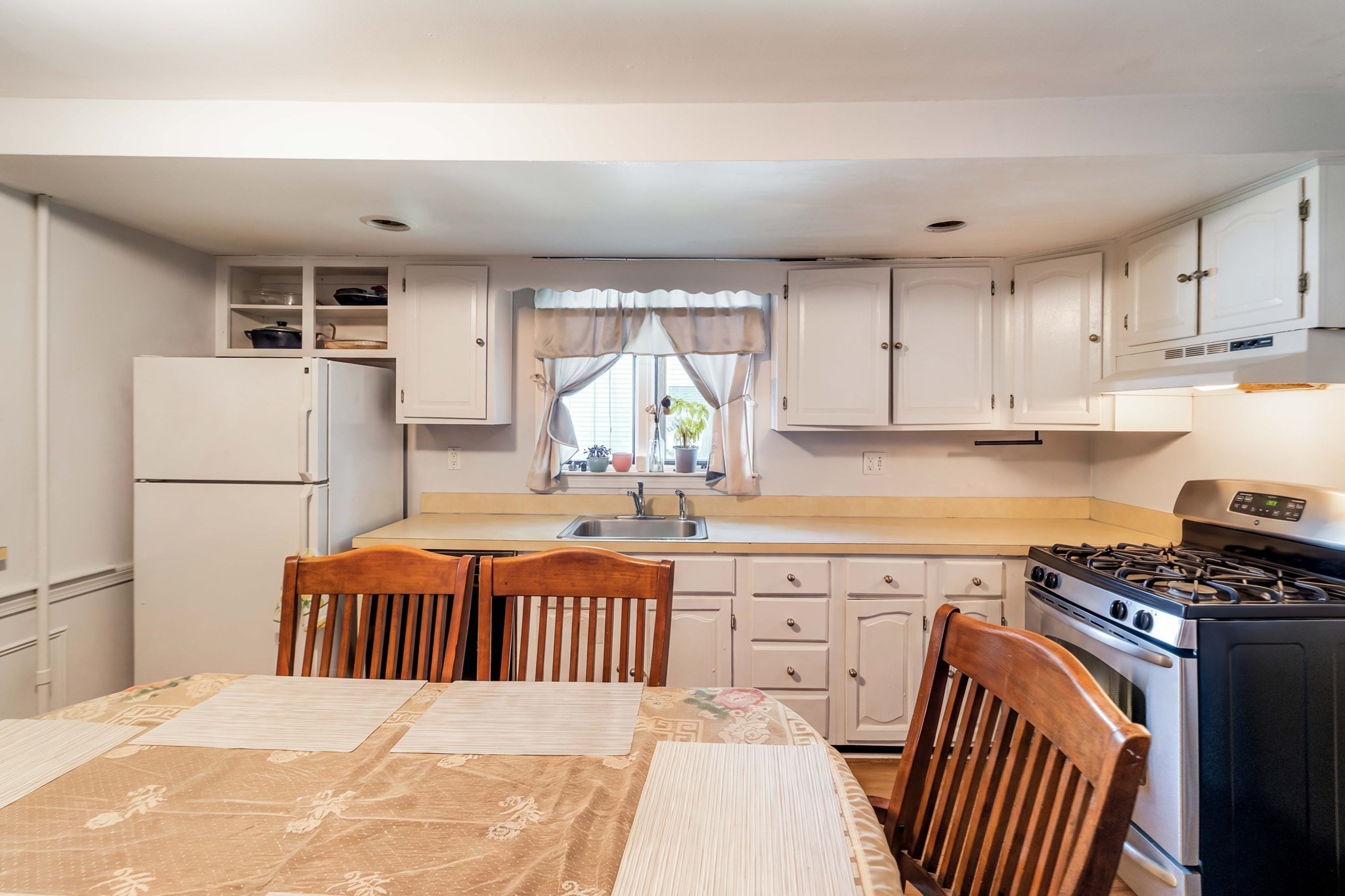 104 Lawrence Property Photo 7