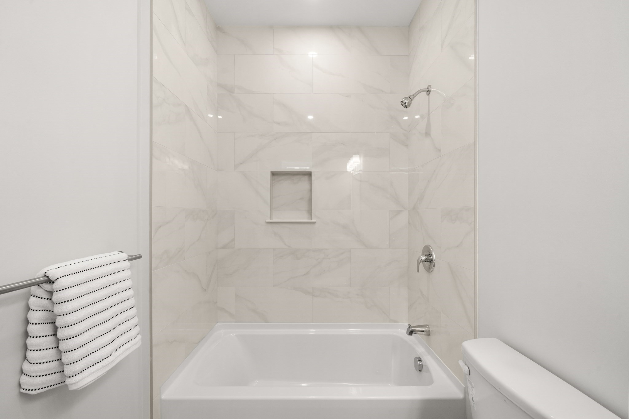 9 Downer Ct # 6 Property Photo 8