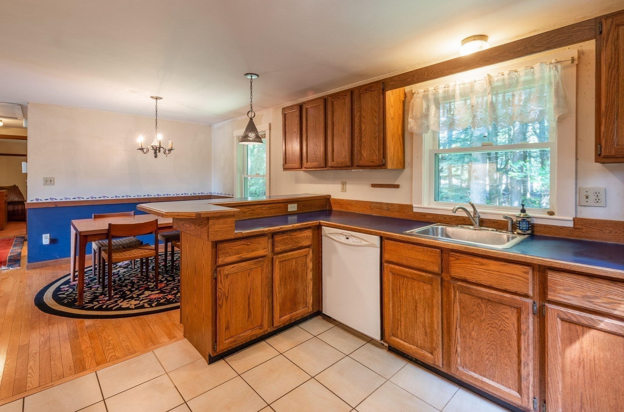 201 Lakeshore Drive Property Photo 5