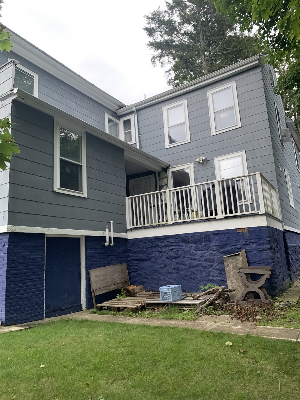 24 Pleasant St Property Photo 3