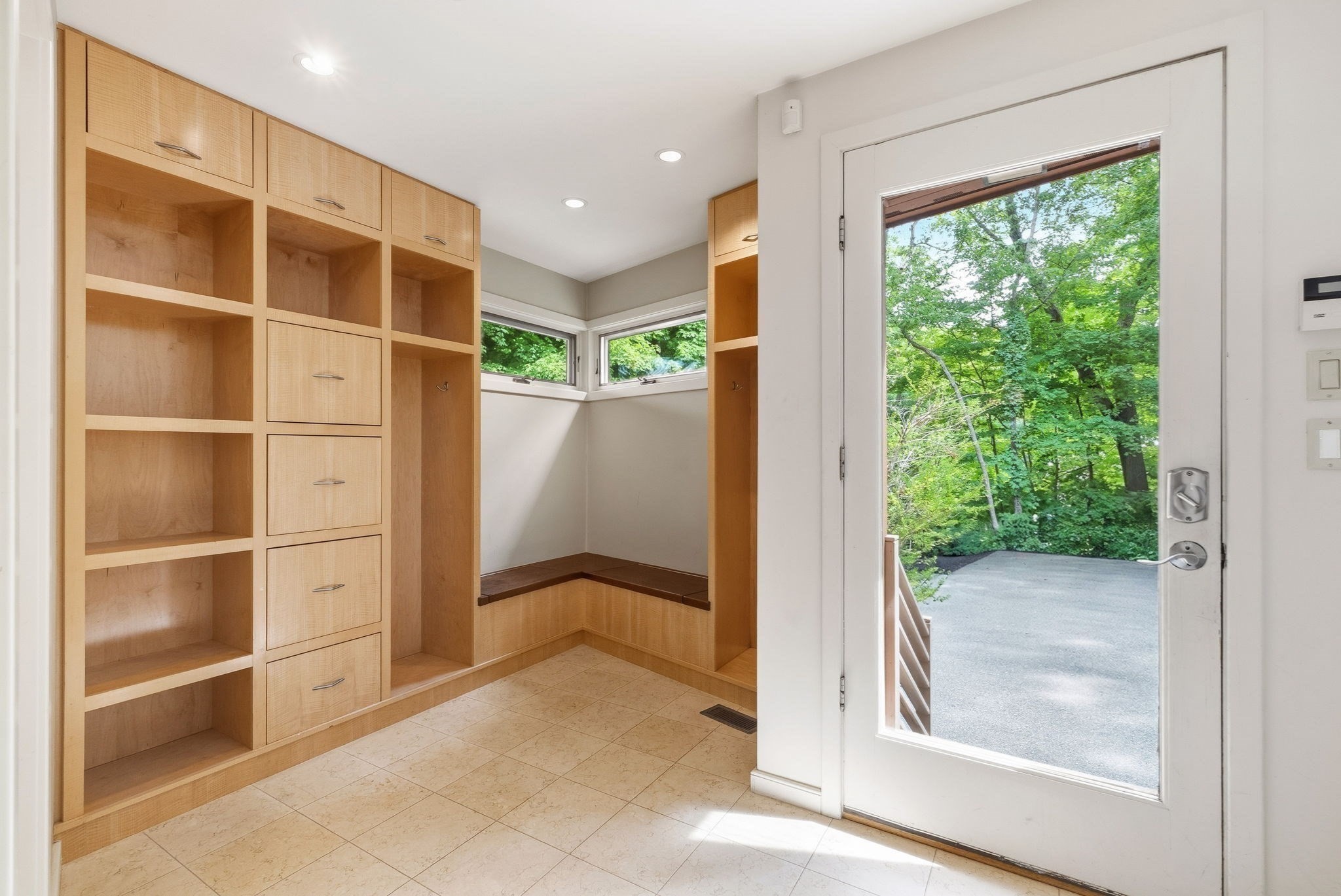 40 Warren Street Property Photo 37