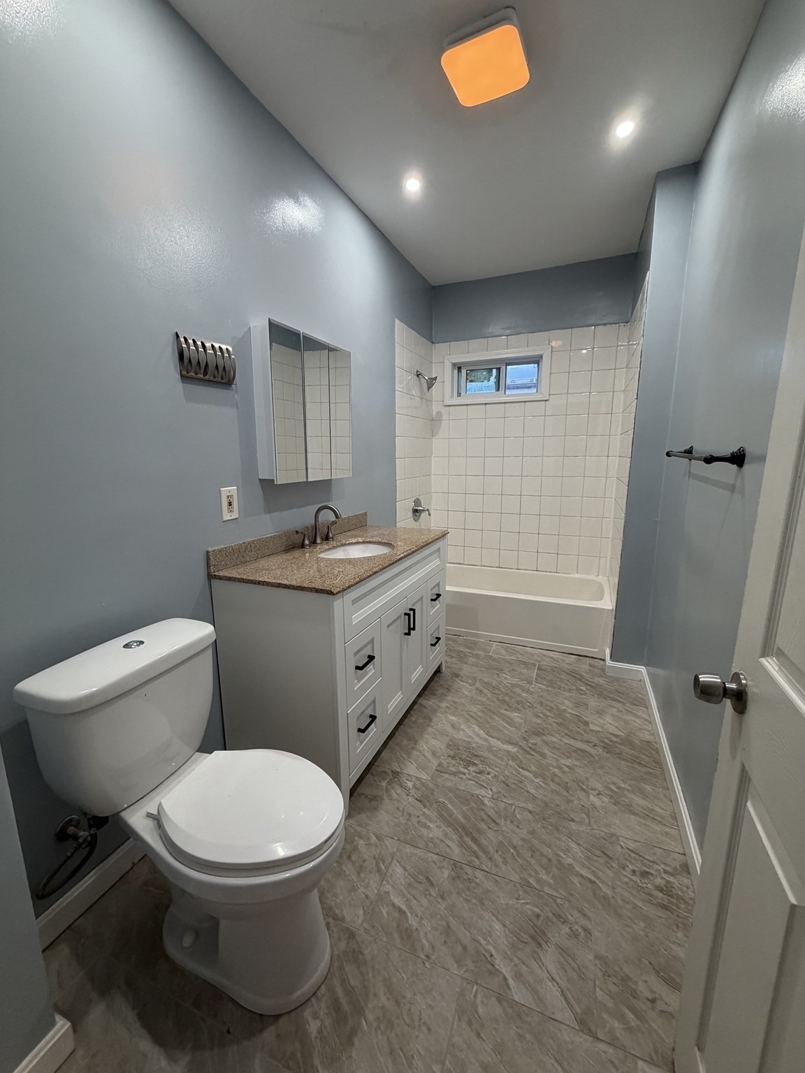 51 Snell St # 3 Property Photo 7
