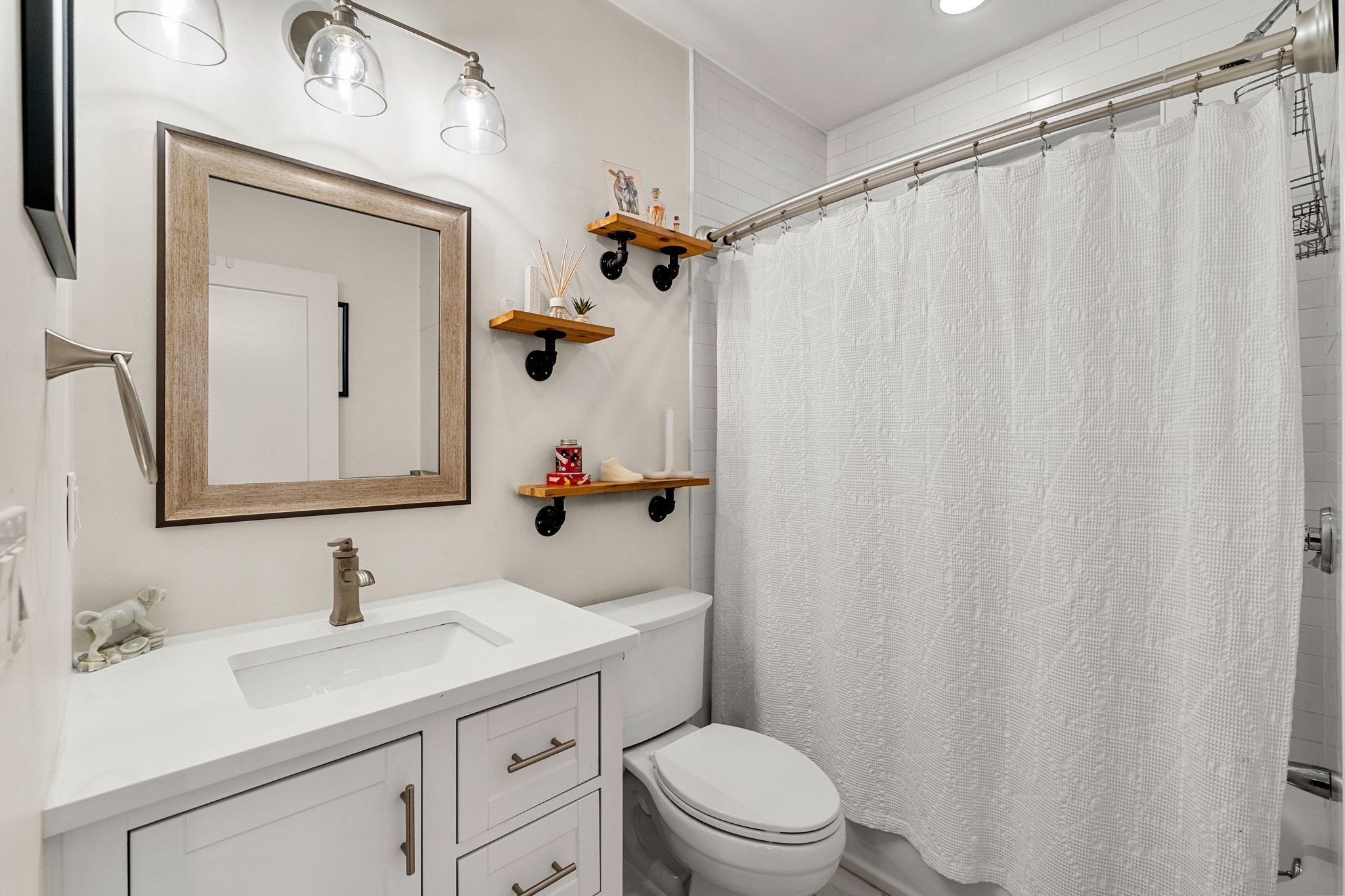 559 East 5th # 1 Property Photo 8