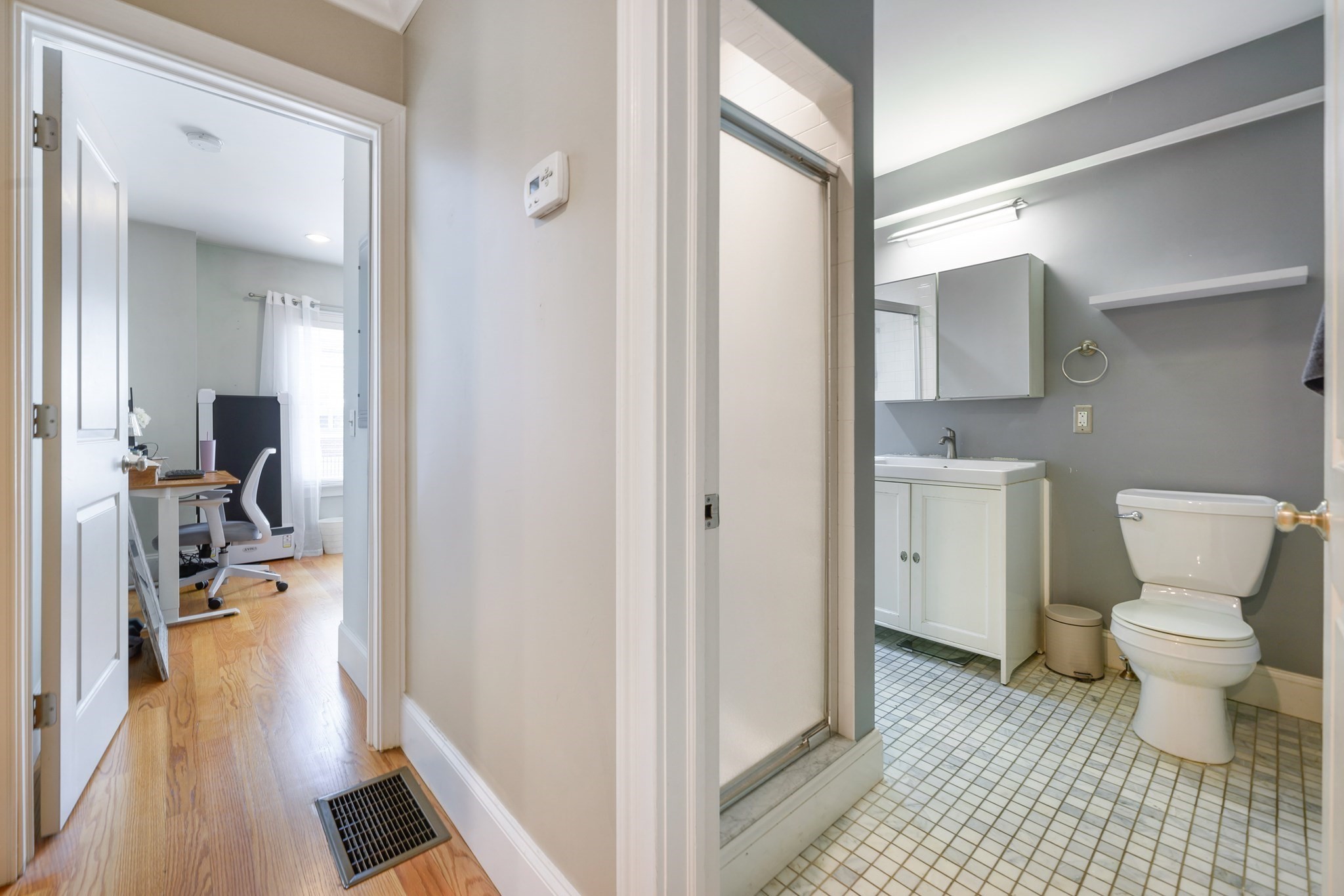 208-210 W 7th St # 1 Property Photo 14