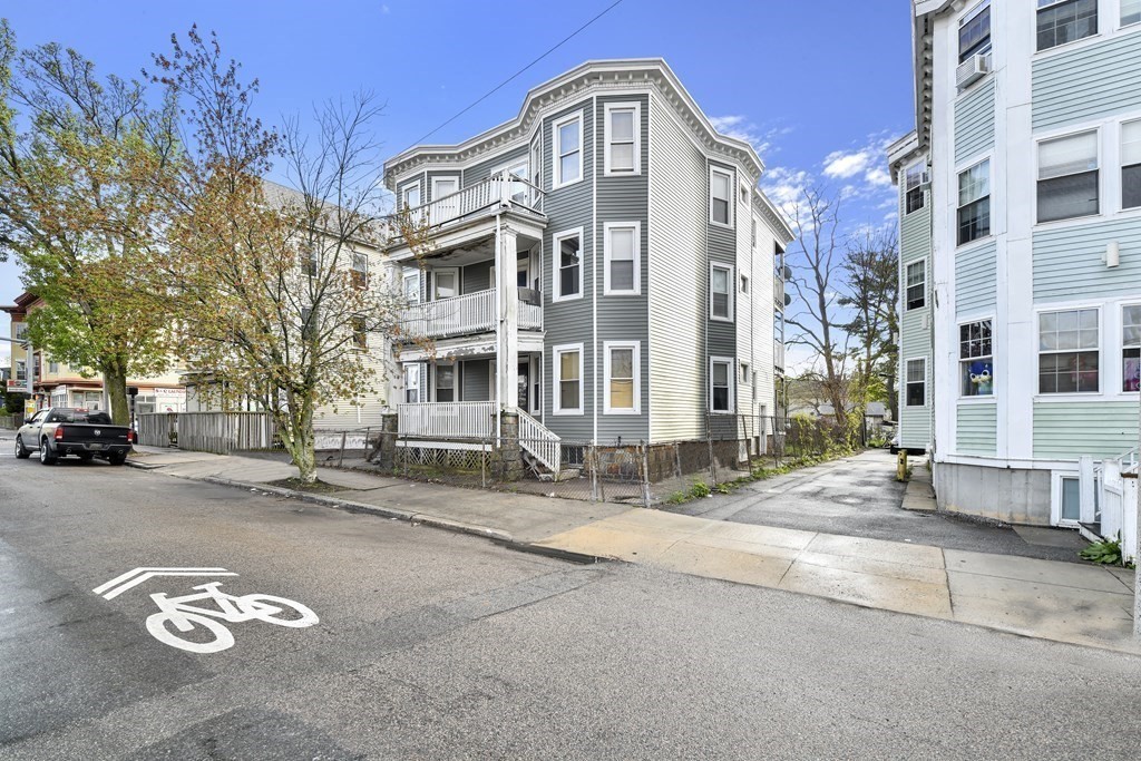 349 Adams St # 1 Property Photo 14